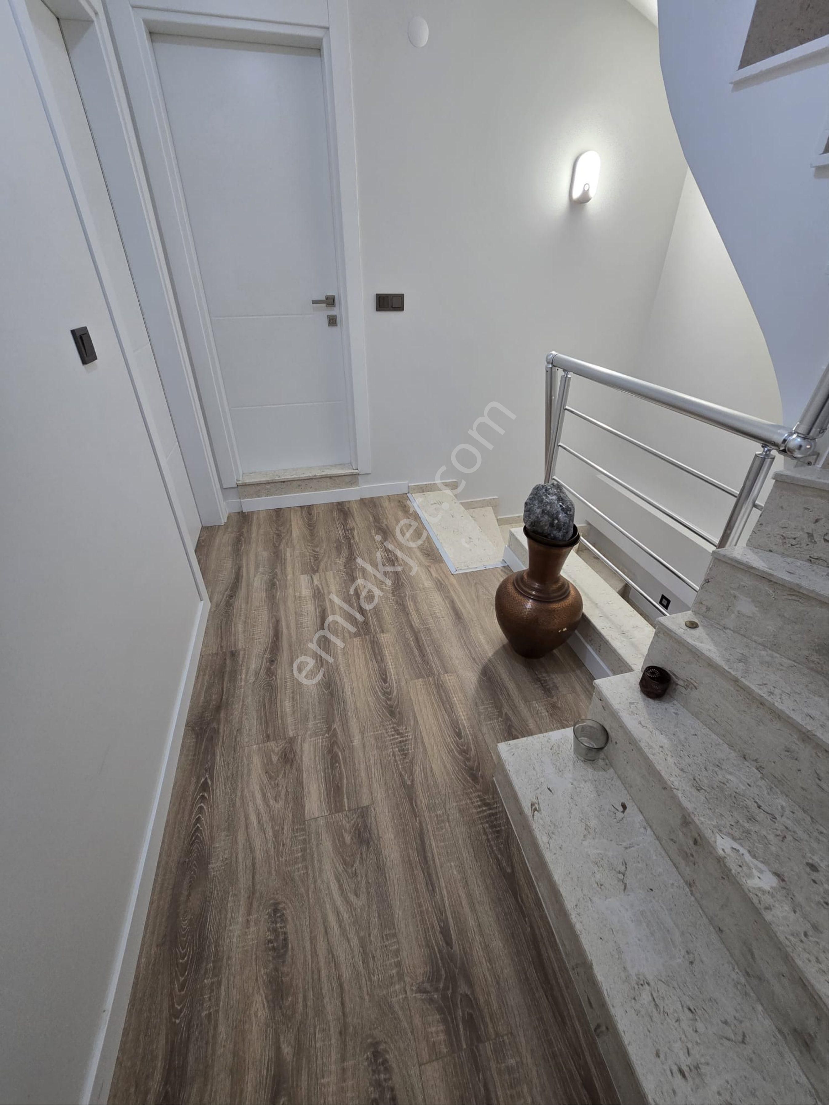 İzmir Seferihisar Ürkmez De Satılık Geniş Bahçeli 3+1 Yazlık Villa - Görsel 21