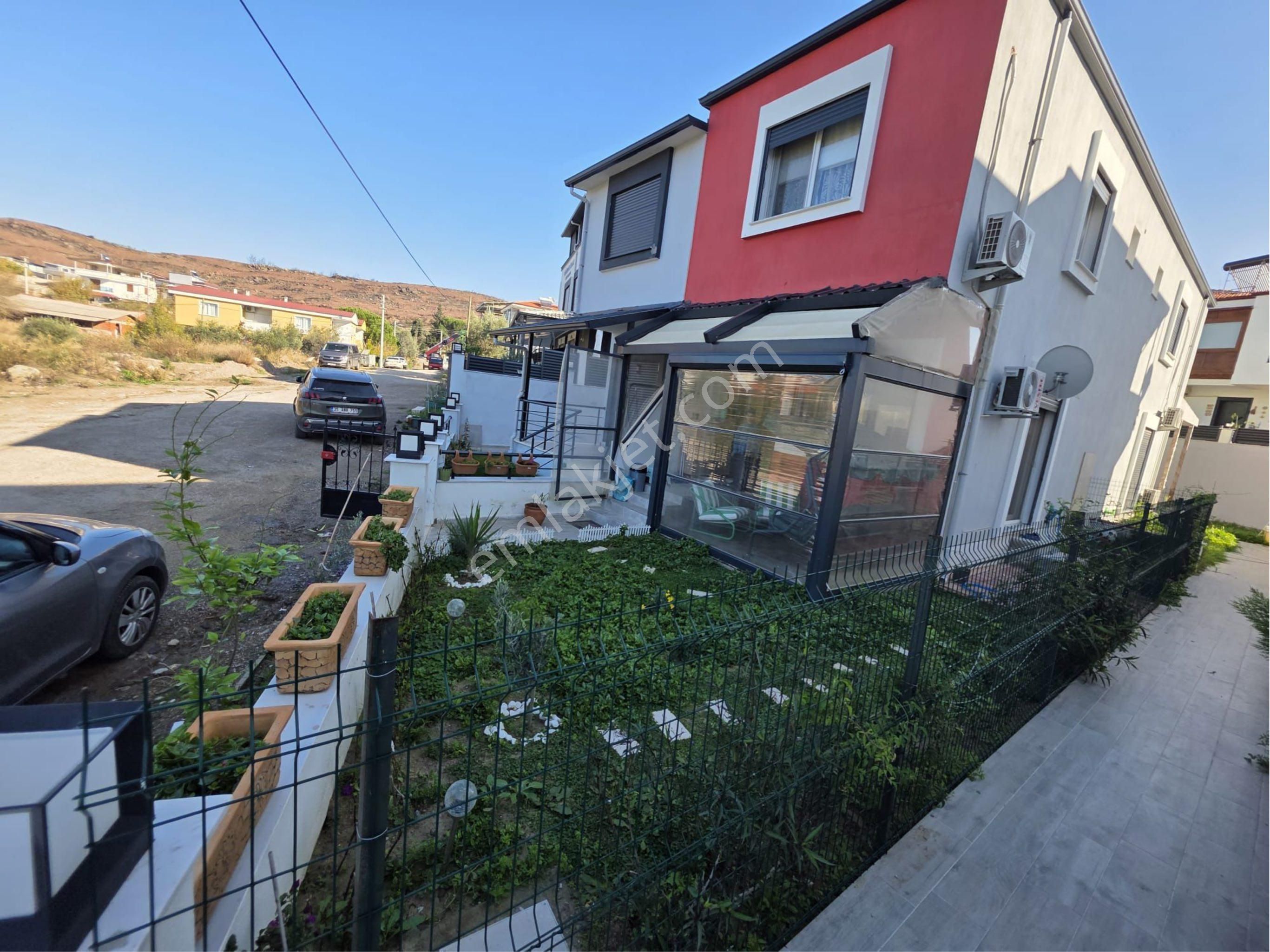 İzmir Seferihisar Doğanbey Payamlı Da Satılık 2+1 Bahçeli Yazlık Villa