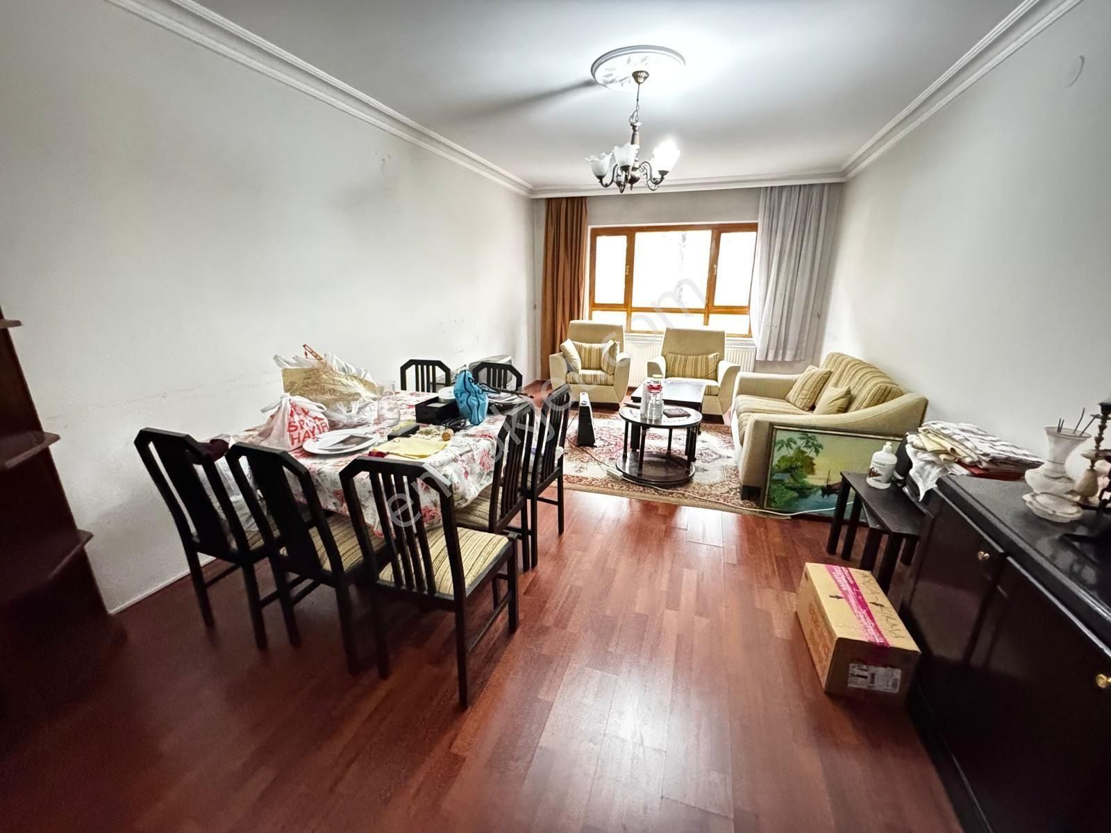 Çiçekli'de Genç Bina'da Orta Kat 3+1 Salon Bağımsız Emsalsiz