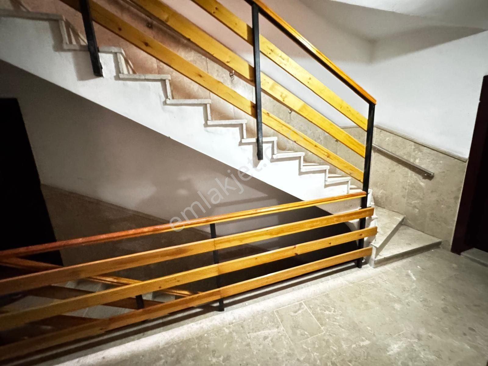 Çiçekli'de Genç Bina'da Orta Kat 3+1 Salon Bağımsız Emsalsiz - Görsel 24