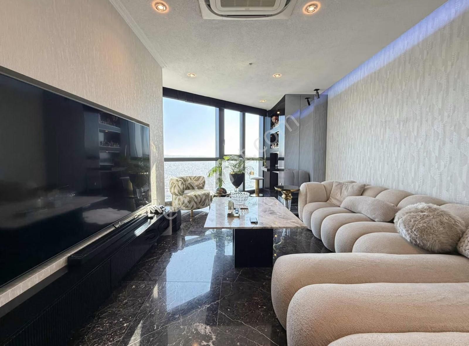 Mahall Bomonti 48. Kat Satılık Özel Mimari Eşyalı 1+1 Daire