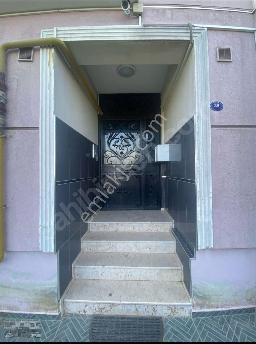 Kemalpaşanın Merkezinde Acill Satılık 3+1 Doğalgazlı Daire - Görsel 6