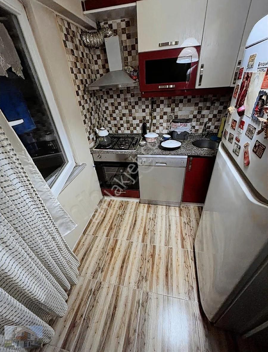 Nusratiye Mah 2+1 Ara Kat 8 Yaşında İskanlı Açık Otoparklı - Görsel 8