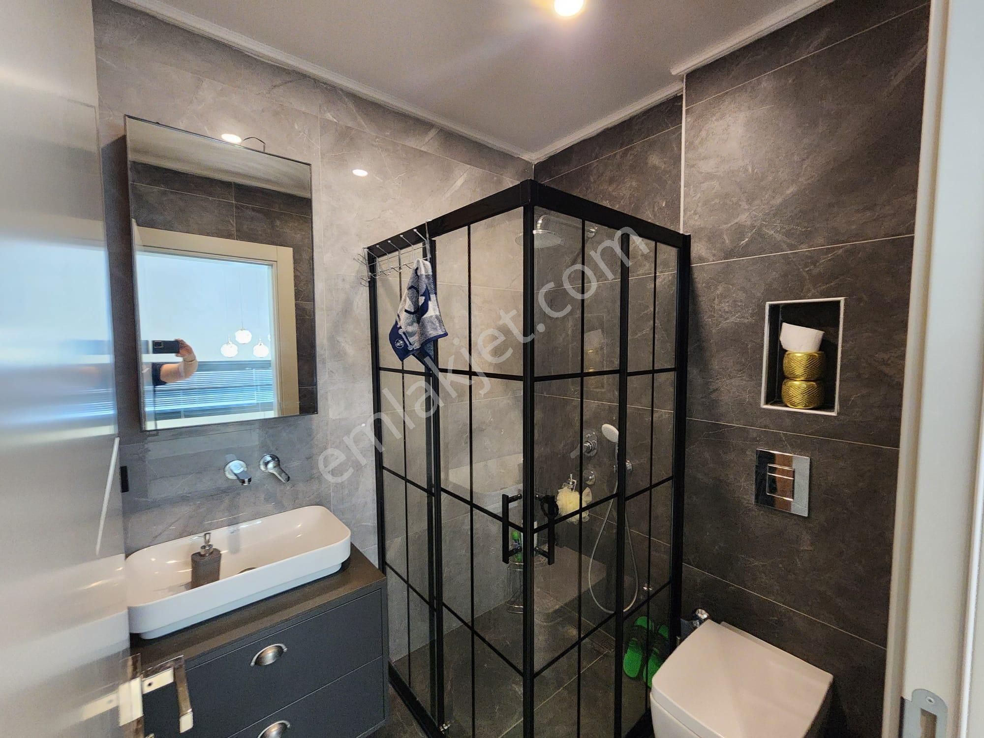 Kuşadası Davutlar Sahilde4+1 Müstakil Köşe Konumlu Villa - Görsel 19