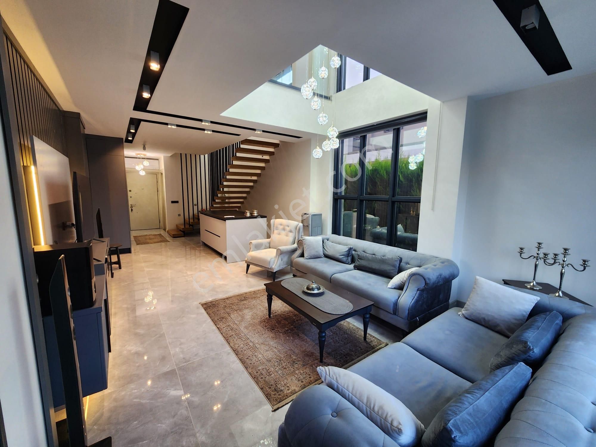 Kuşadası Davutlar Sahilde4+1 Müstakil Köşe Konumlu Villa - Görsel 12