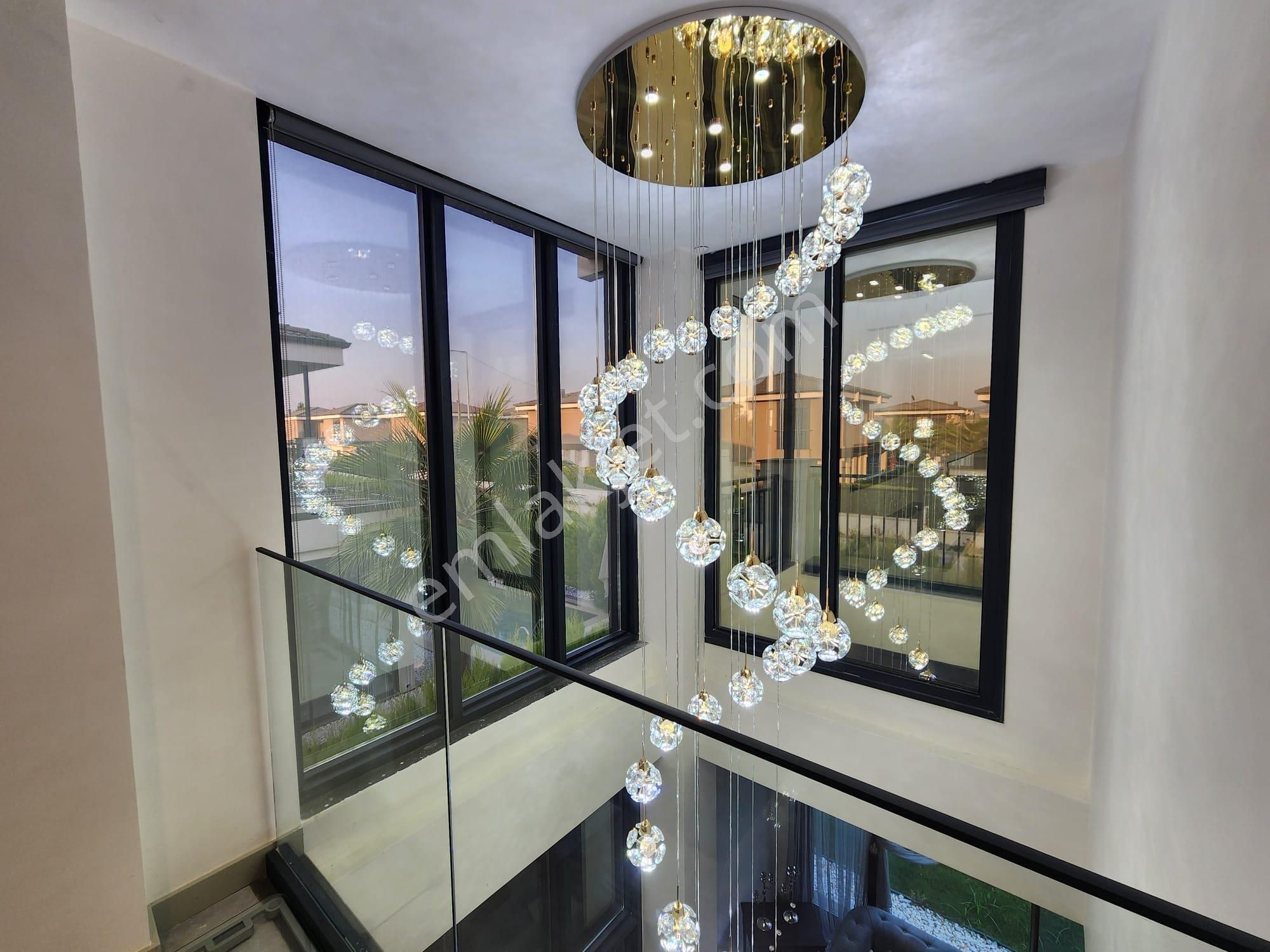 Kuşadası Davutlar Sahilde4+1 Müstakil Köşe Konumlu Villa - Görsel 29