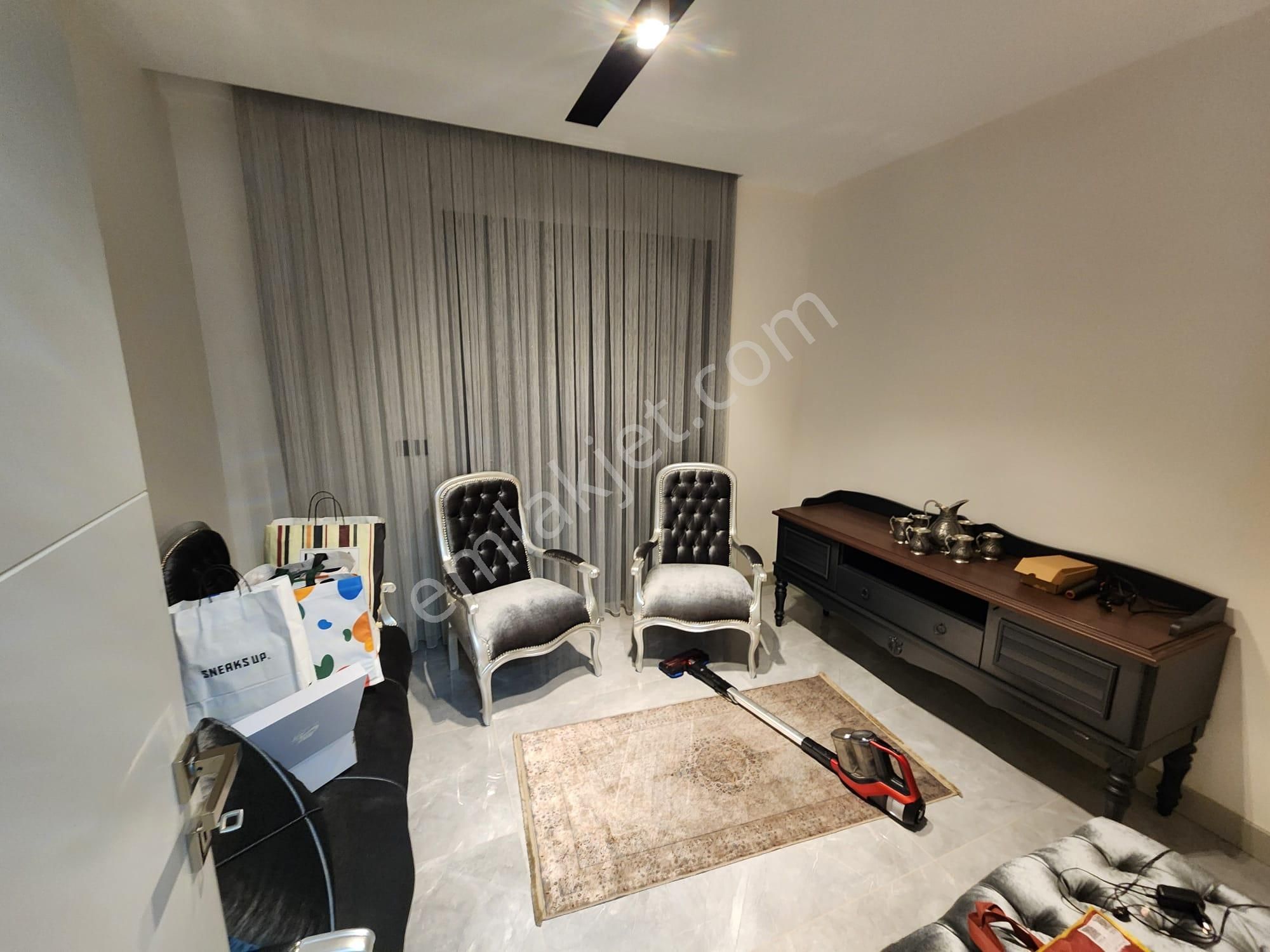 Kuşadası Davutlar Sahilde4+1 Müstakil Köşe Konumlu Villa - Görsel 27