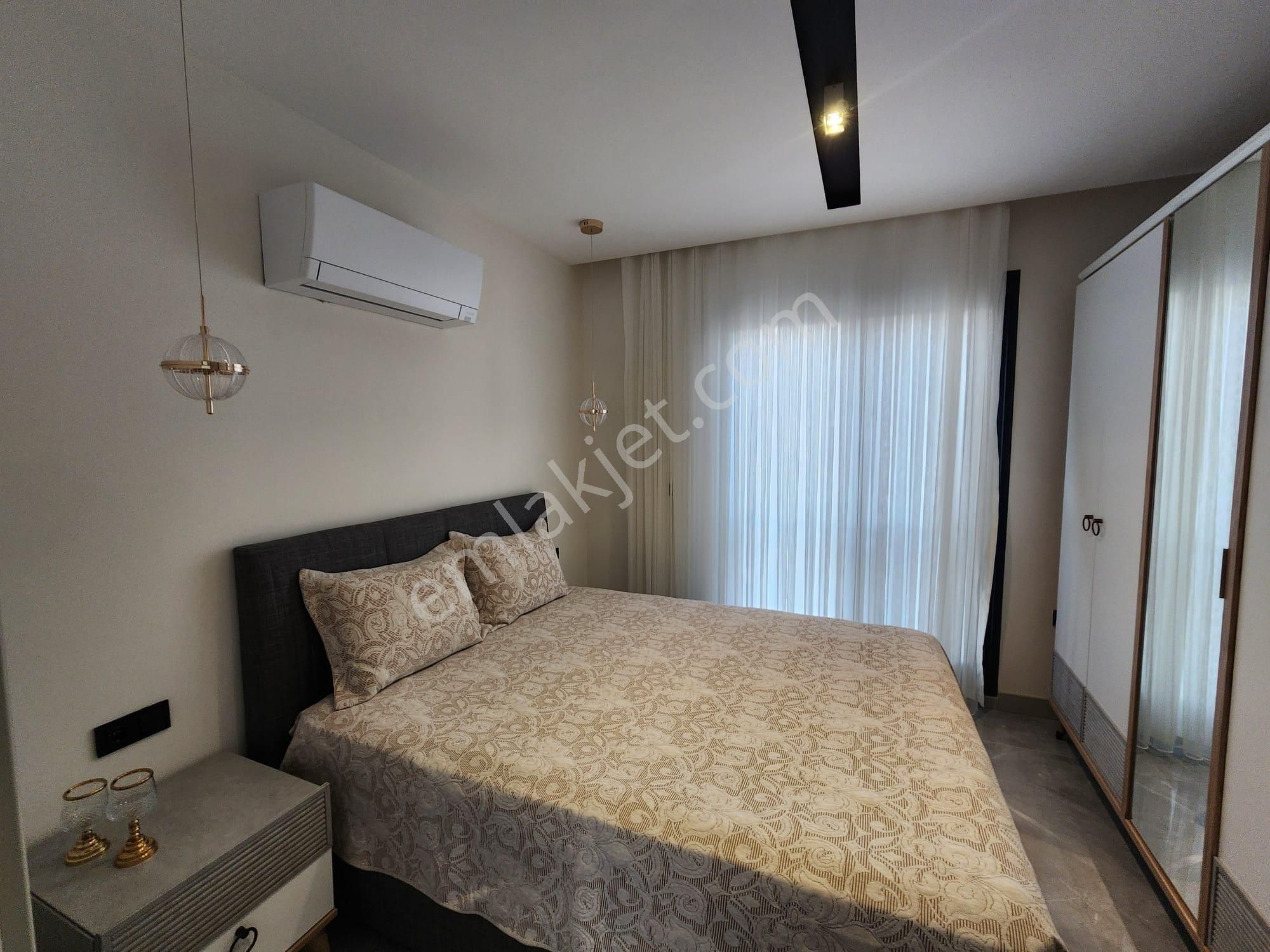 Kuşadası Davutlar Sahilde4+1 Müstakil Köşe Konumlu Villa - Görsel 23