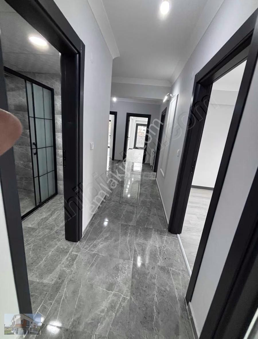 Hatip Mah De Site İçinde Ebeveyn Banyolu İskanlı 3+1 - Görsel 15