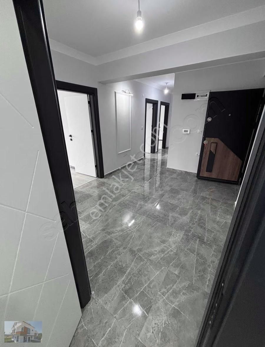 Hatip Mah De Site İçinde Ebeveyn Banyolu İskanlı 3+1 - Görsel 13
