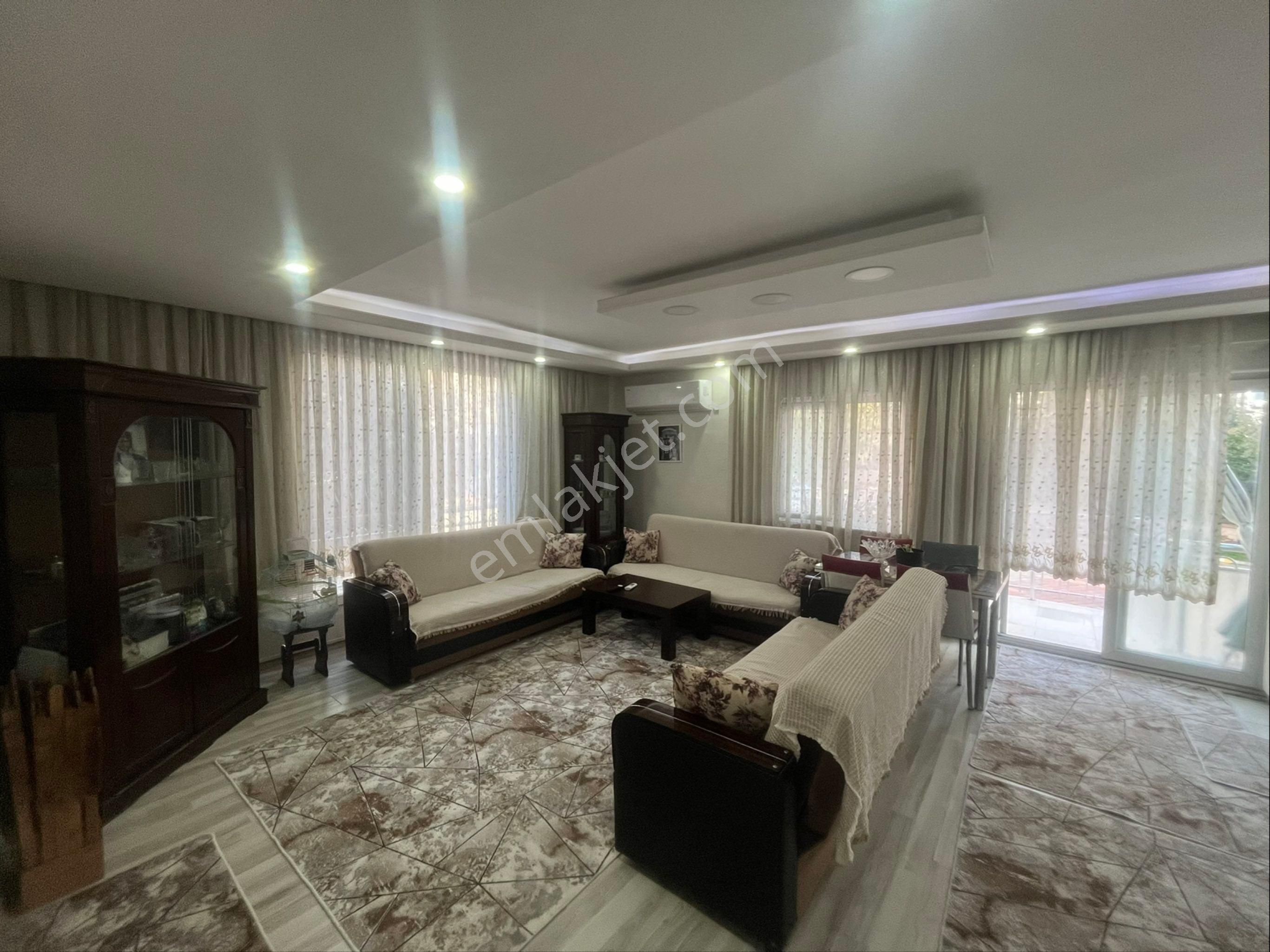 Artı Dan Meydan Tramway Duragı Yürme Mesafe 3+1