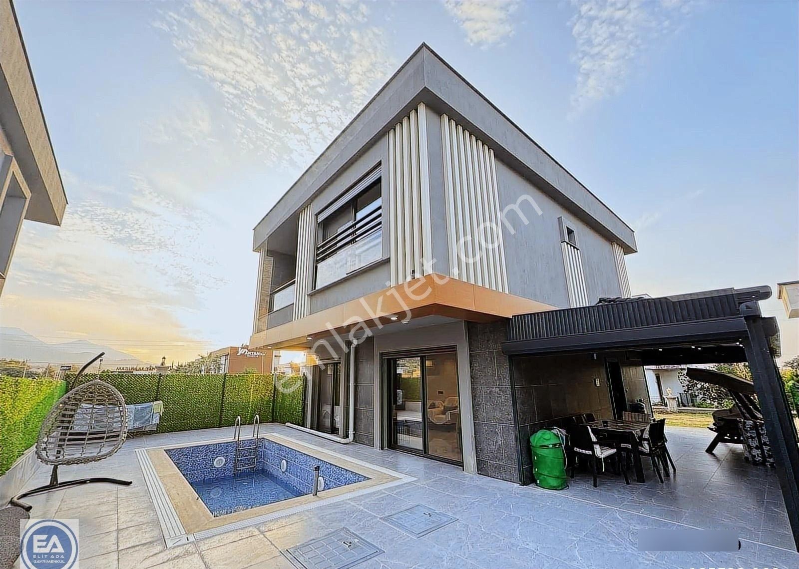 Kuşadası Güzelçamlıda Eşyalı Özel Havuzlu 4+1 Müstakil Villa - Görsel 27