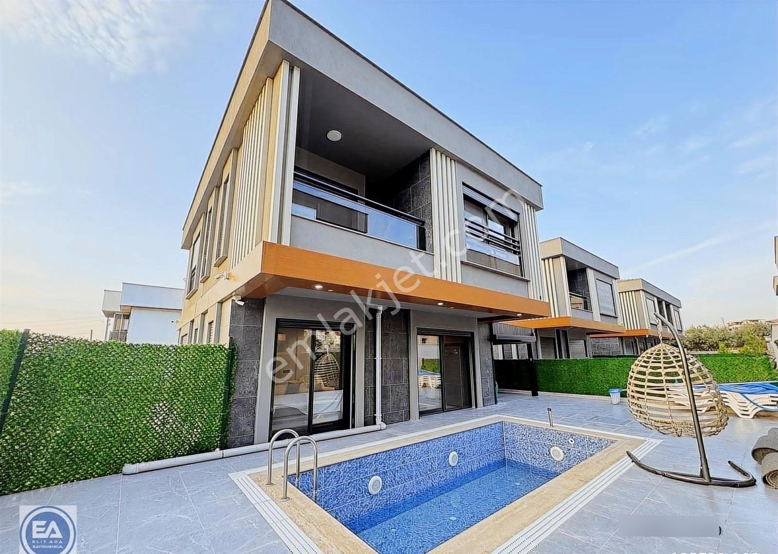 Kuşadası Güzelçamlıda Eşyalı Özel Havuzlu 4+1 Müstakil Villa - Görsel 24