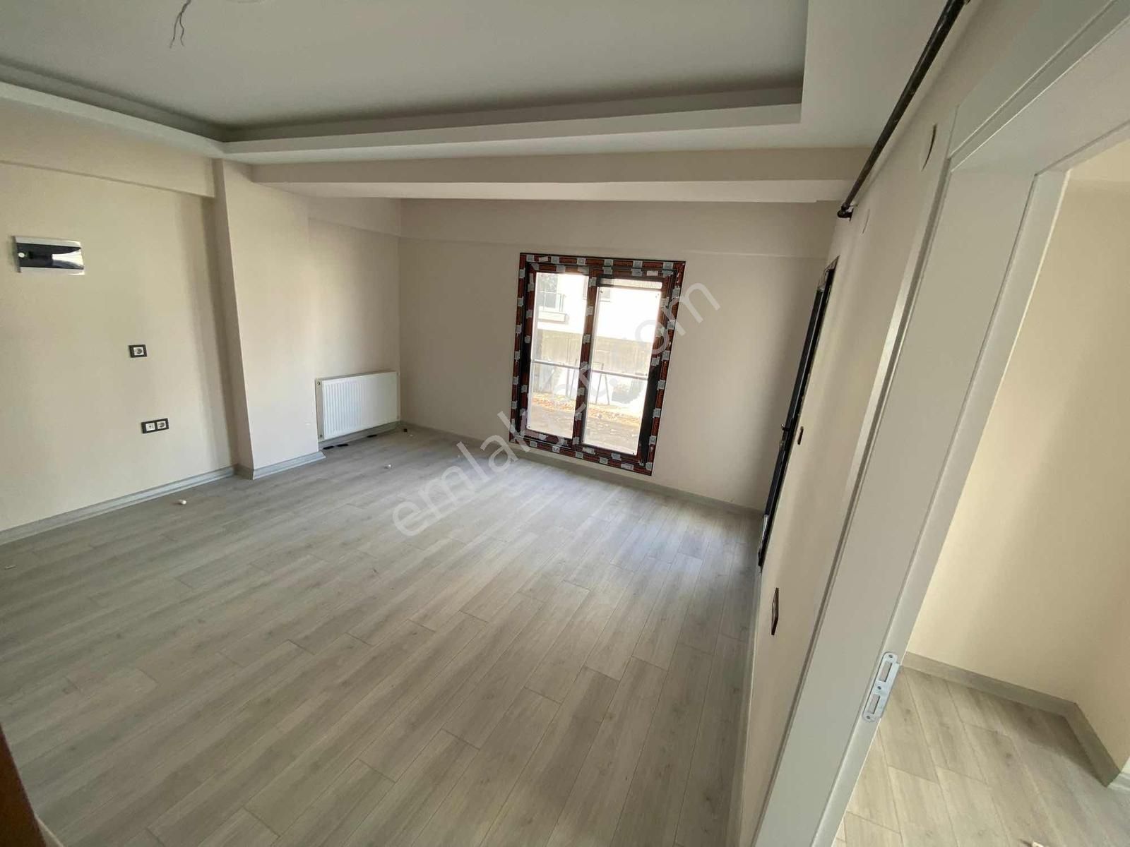 İzmir Menemen Seyrek'te Geniş Köşe Daire 1+1 - Görsel 11