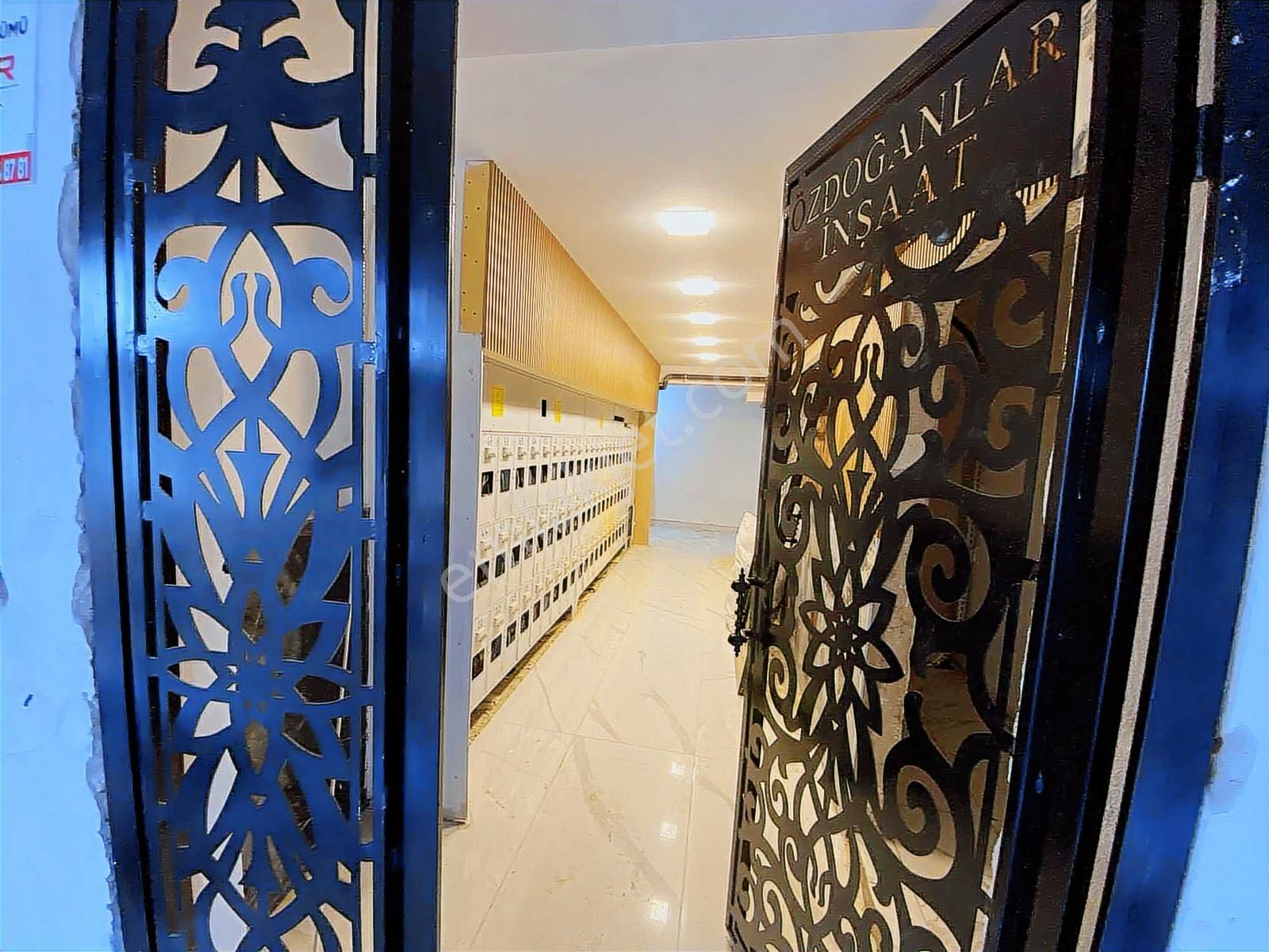 İzmir Menemen Seyrek'te Geniş Köşe Daire 1+1 - Görsel 2