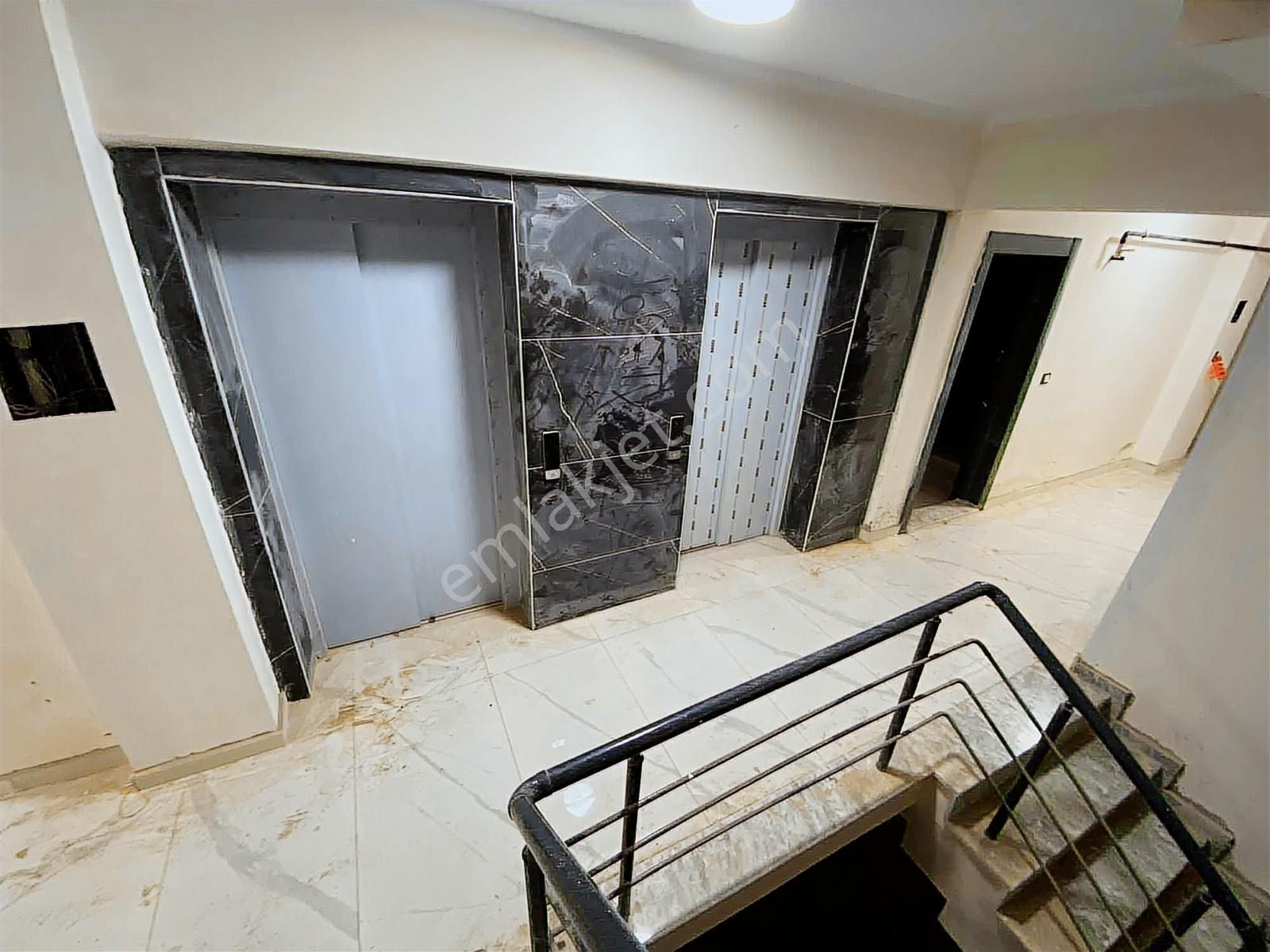 İzmir Menemen Seyrek'te Geniş Köşe Daire 1+1 - Görsel 13