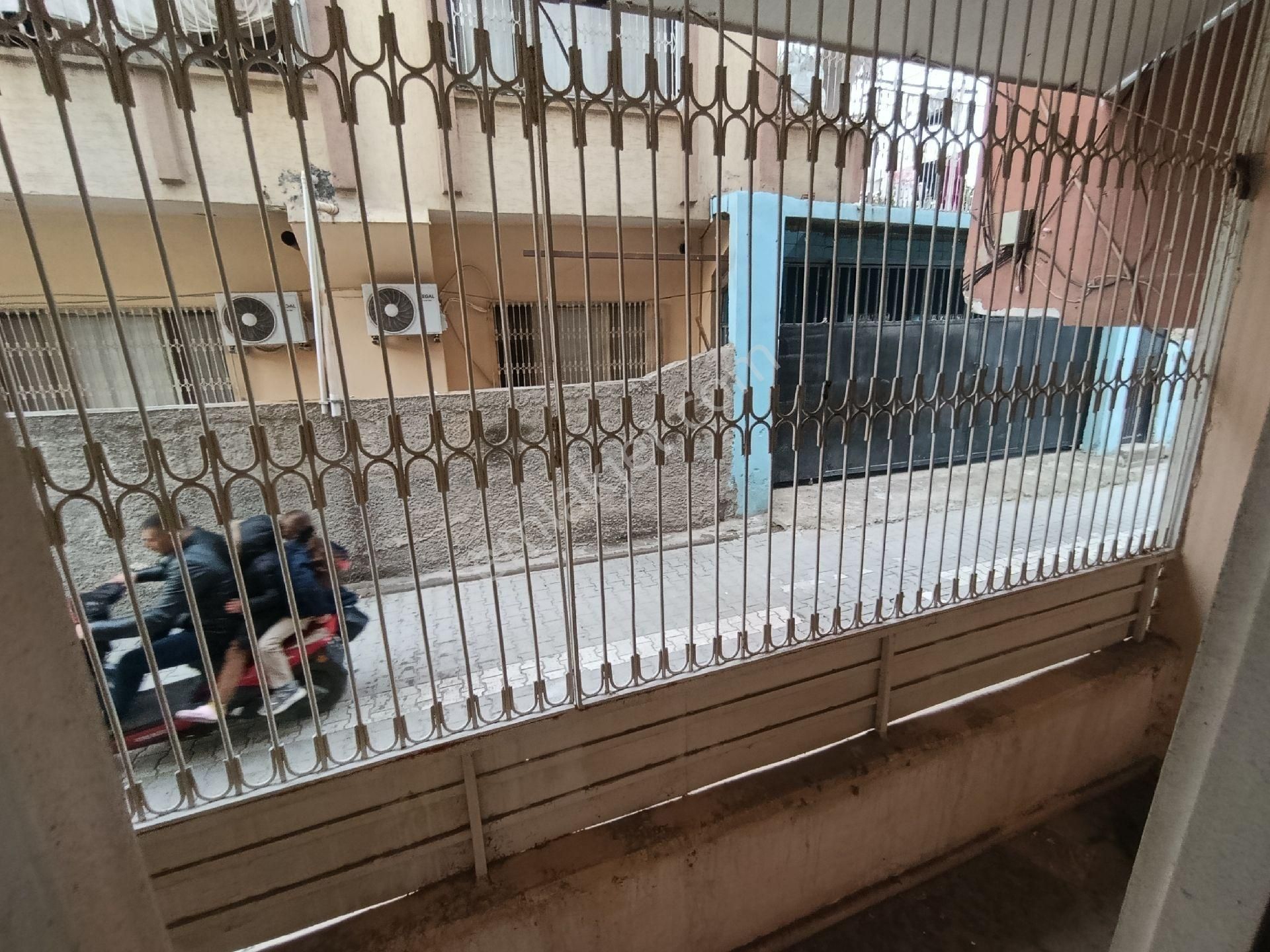 Gülpınar Mh Salı Pazarı Civarı 3/buçuk Katlı Komple Satılık Bina - Görsel 15