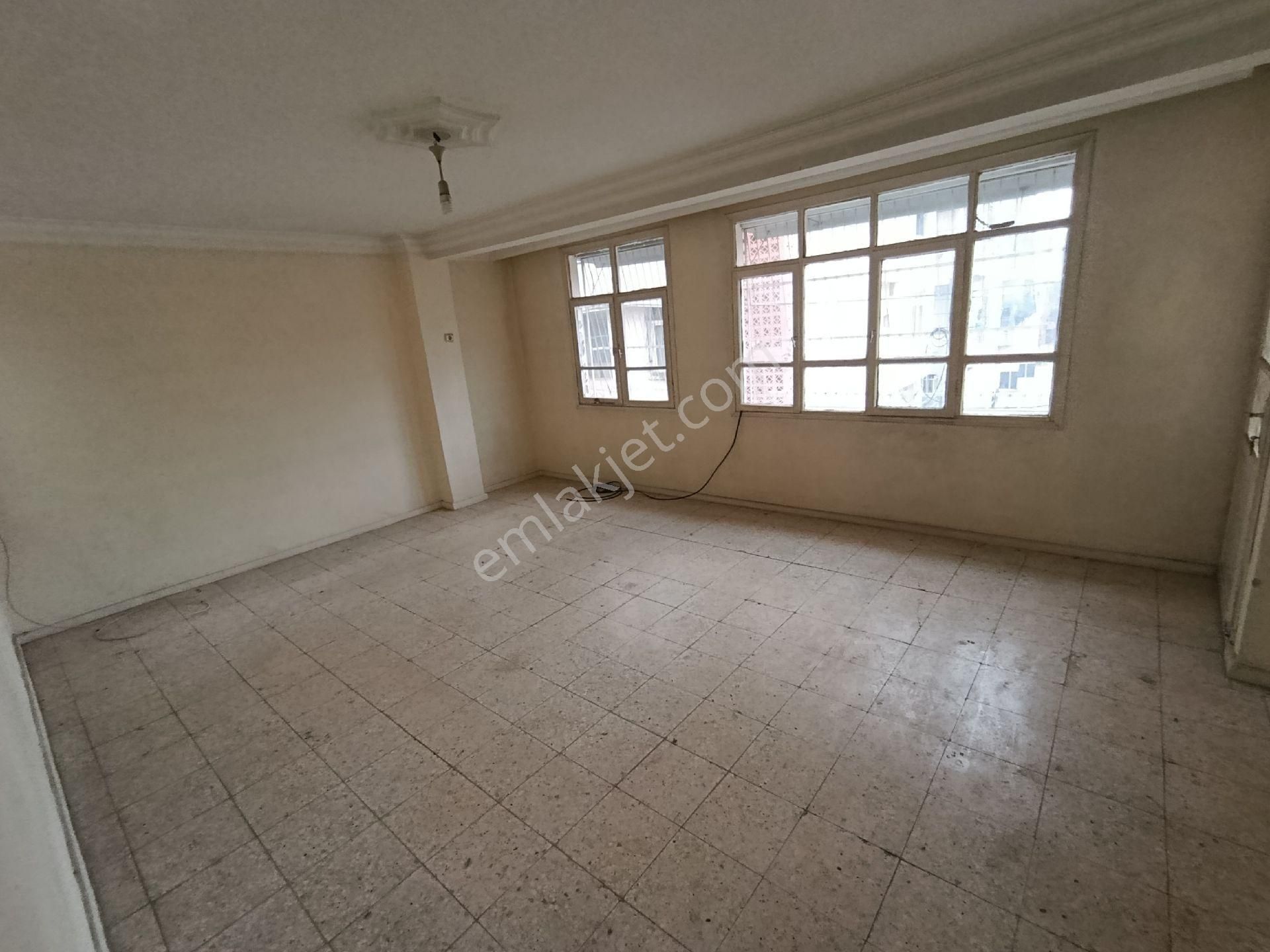 Gülpınar Mh Salı Pazarı Civarı 3/buçuk Katlı Komple Satılık Bina - Görsel 13