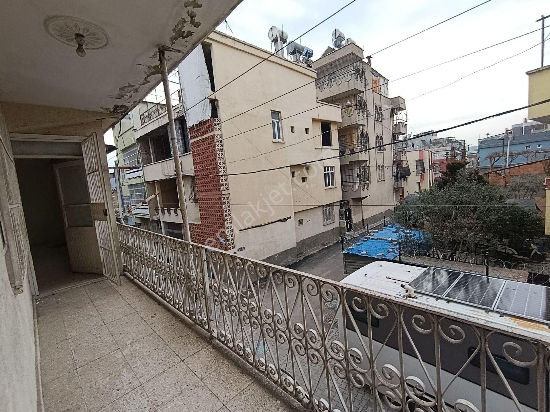 Gülpınar Mh Salı Pazarı Civarı 3/buçuk Katlı Komple Satılık Bina - Görsel 6