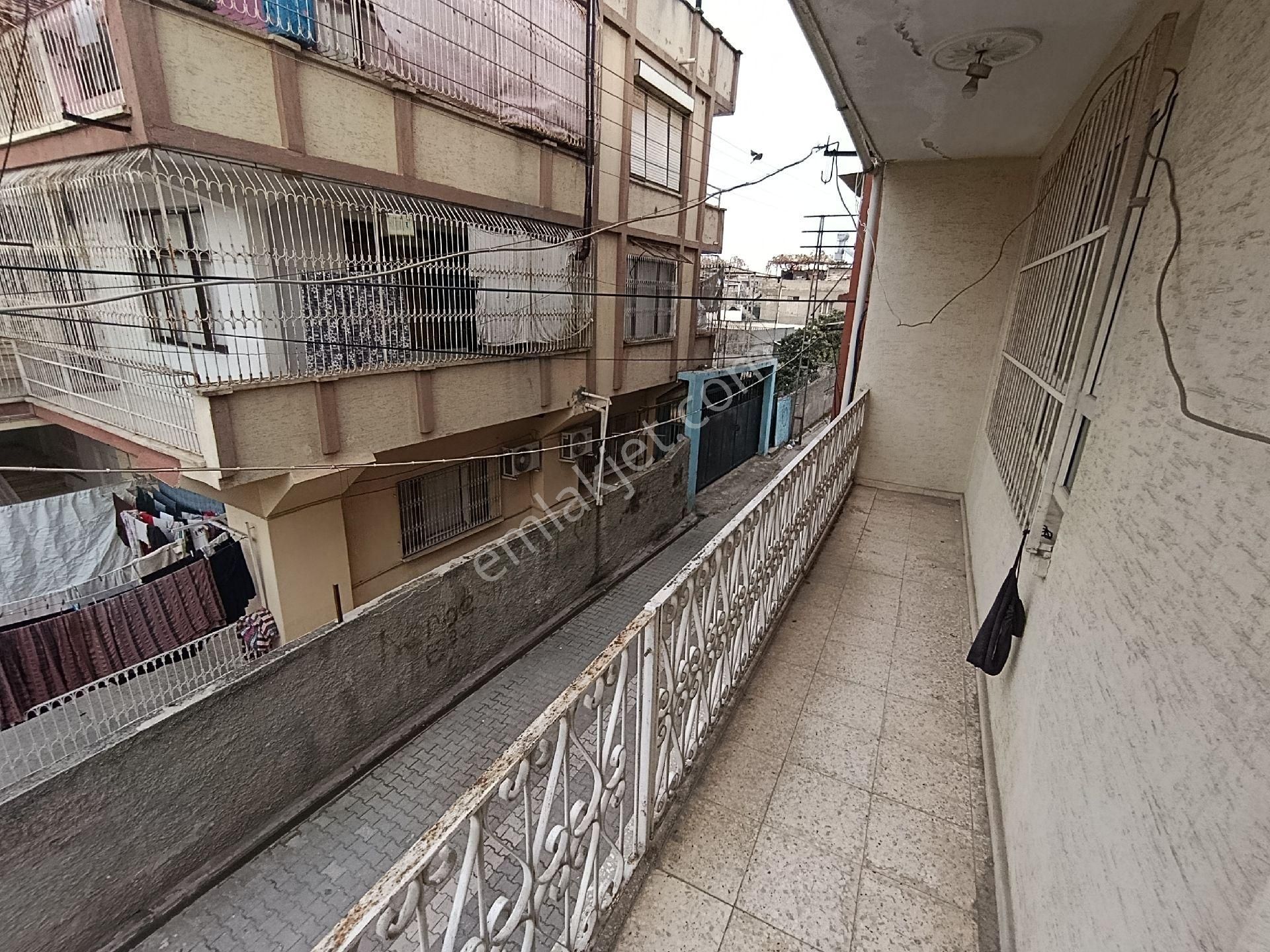 Gülpınar Mh Salı Pazarı Civarı 3/buçuk Katlı Komple Satılık Bina - Görsel 8