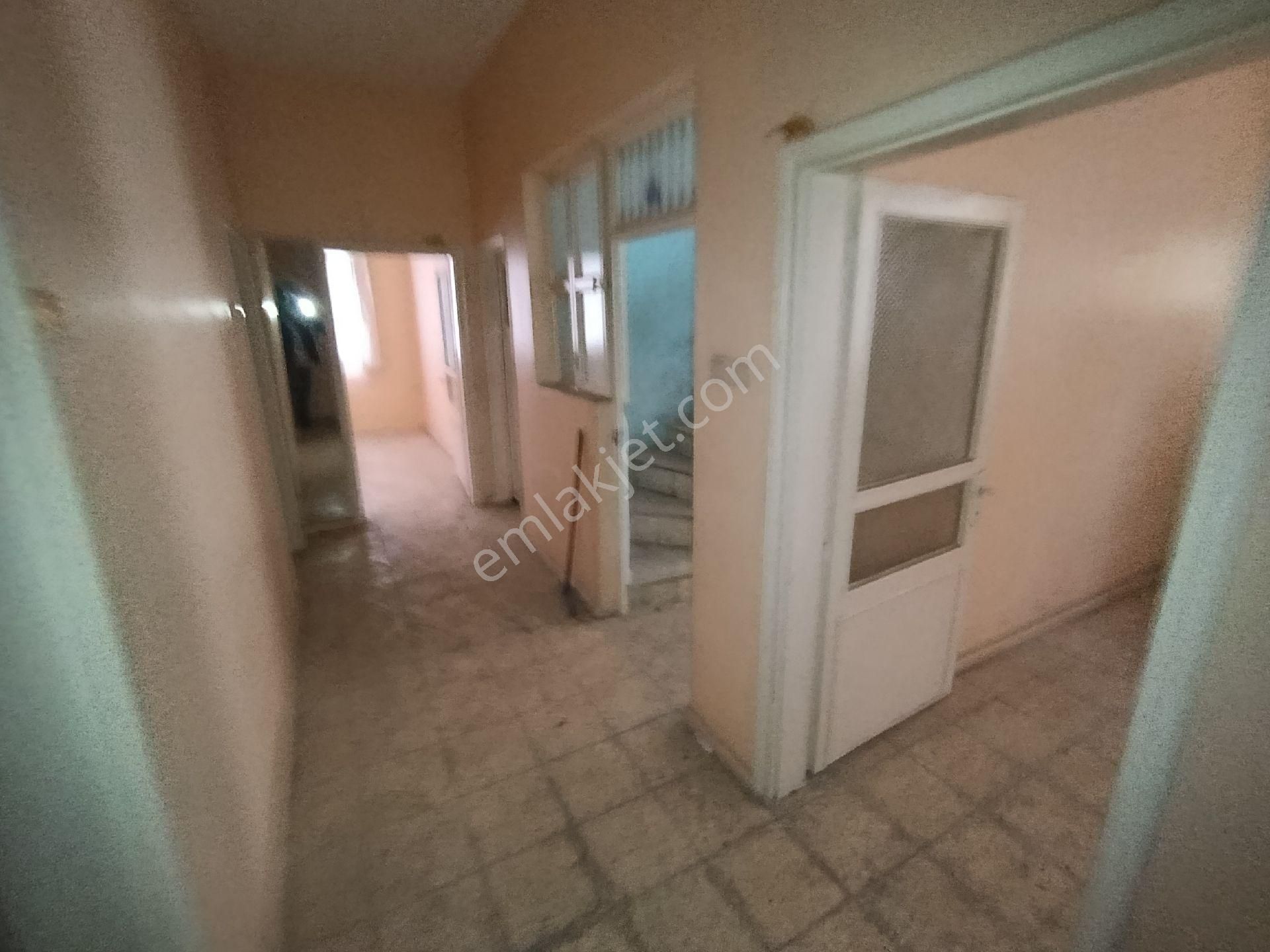 Gülpınar Mh Salı Pazarı Civarı 3/buçuk Katlı Komple Satılık Bina - Görsel 17