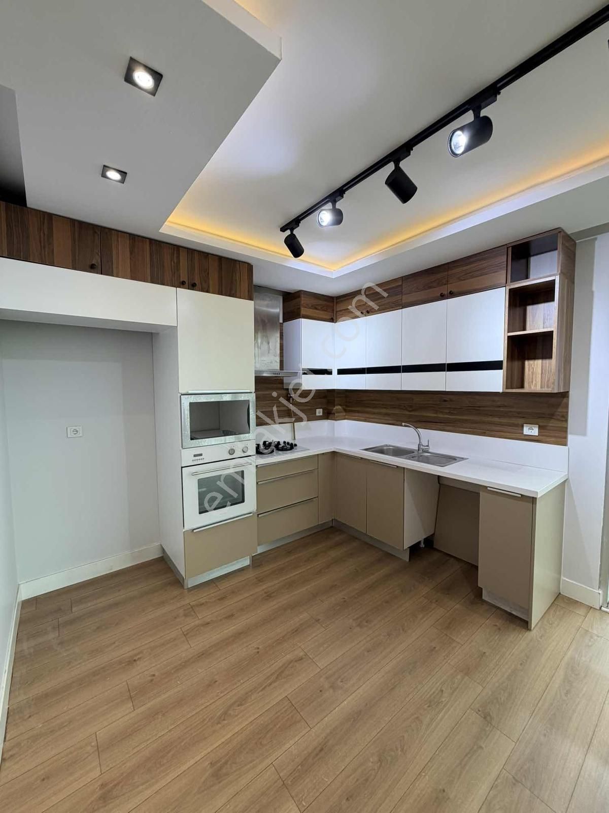 Total'den Buhara Okulu Yanında Genç Bina Lüx Daire !!!