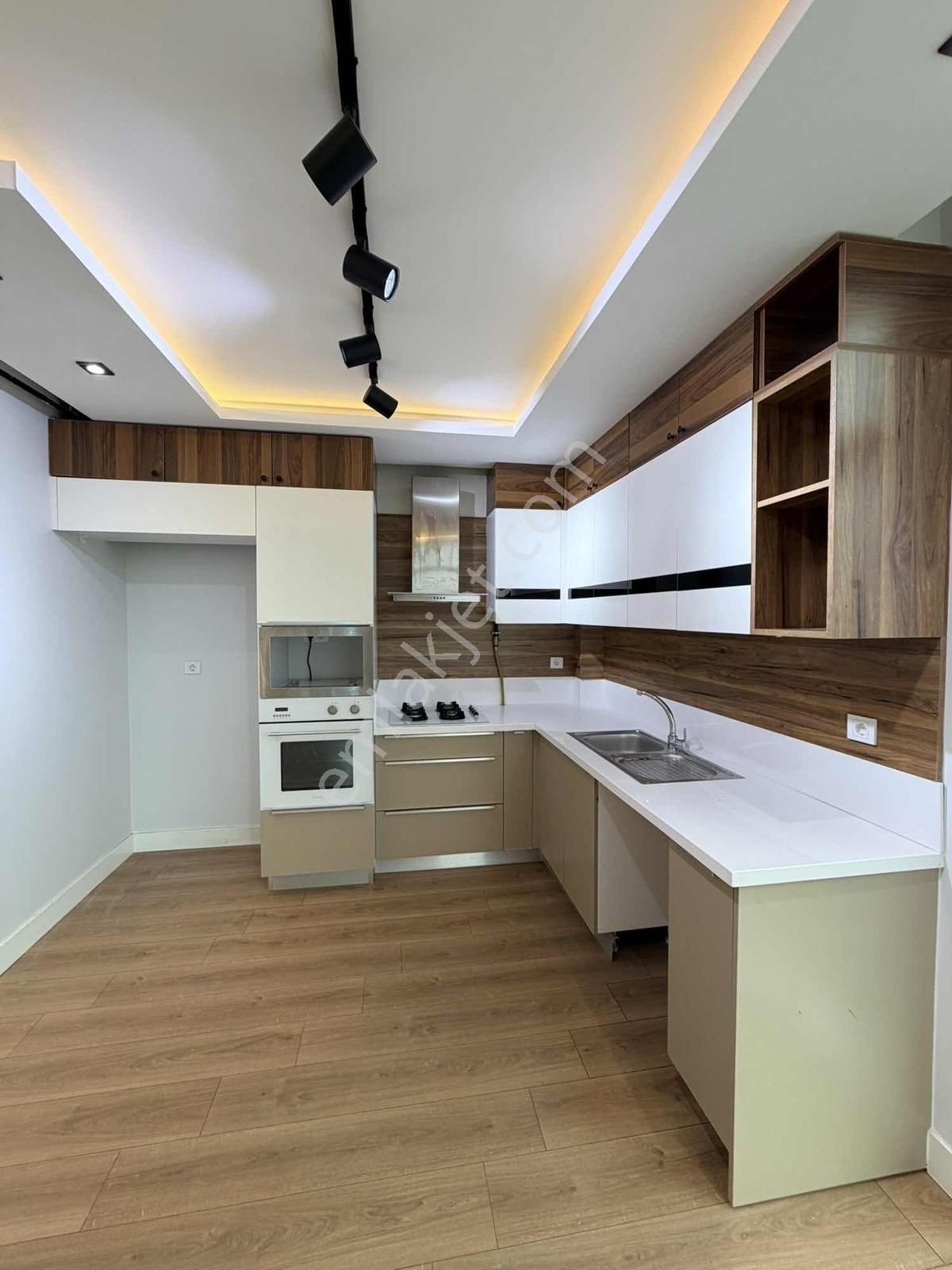 Total'den Buhara Okulu Yanında Genç Bina Lüx Daire !!! - Görsel 7