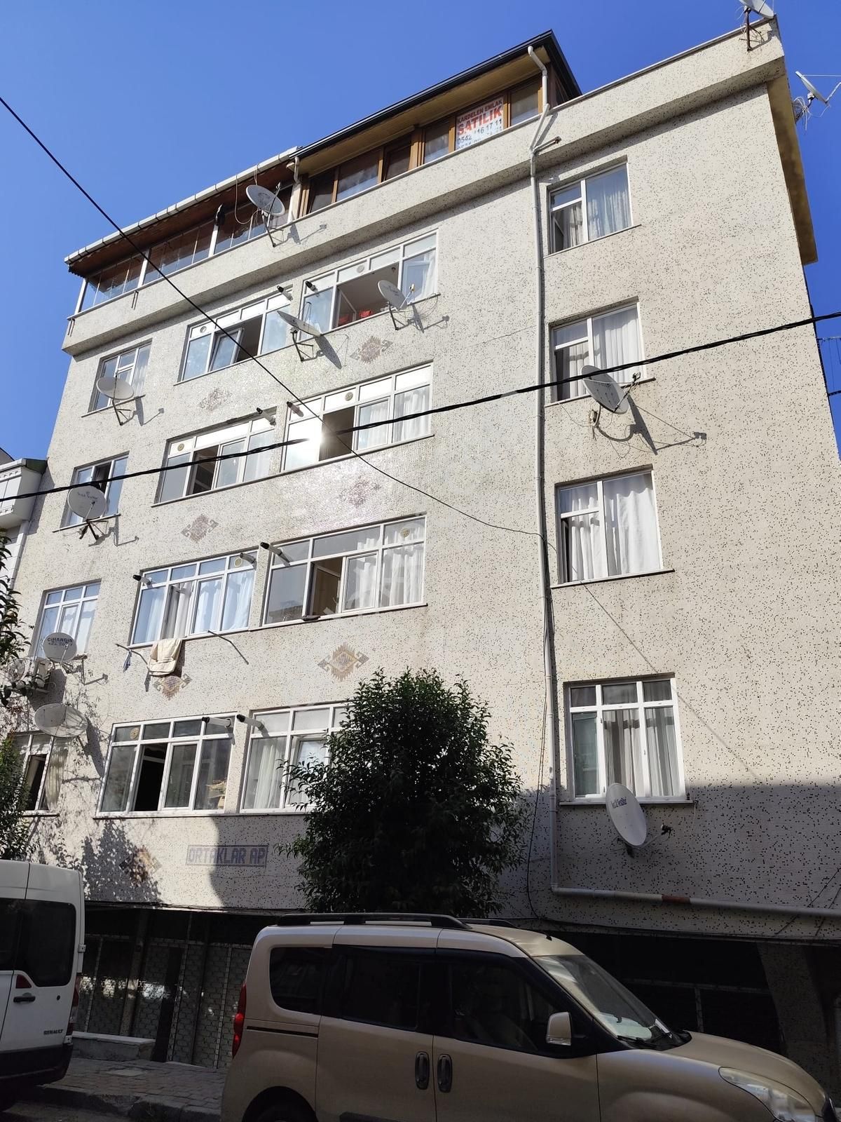 Mahir Emlak' Tan Candarlı Sokakta 4+1 Dublex Daire Acill