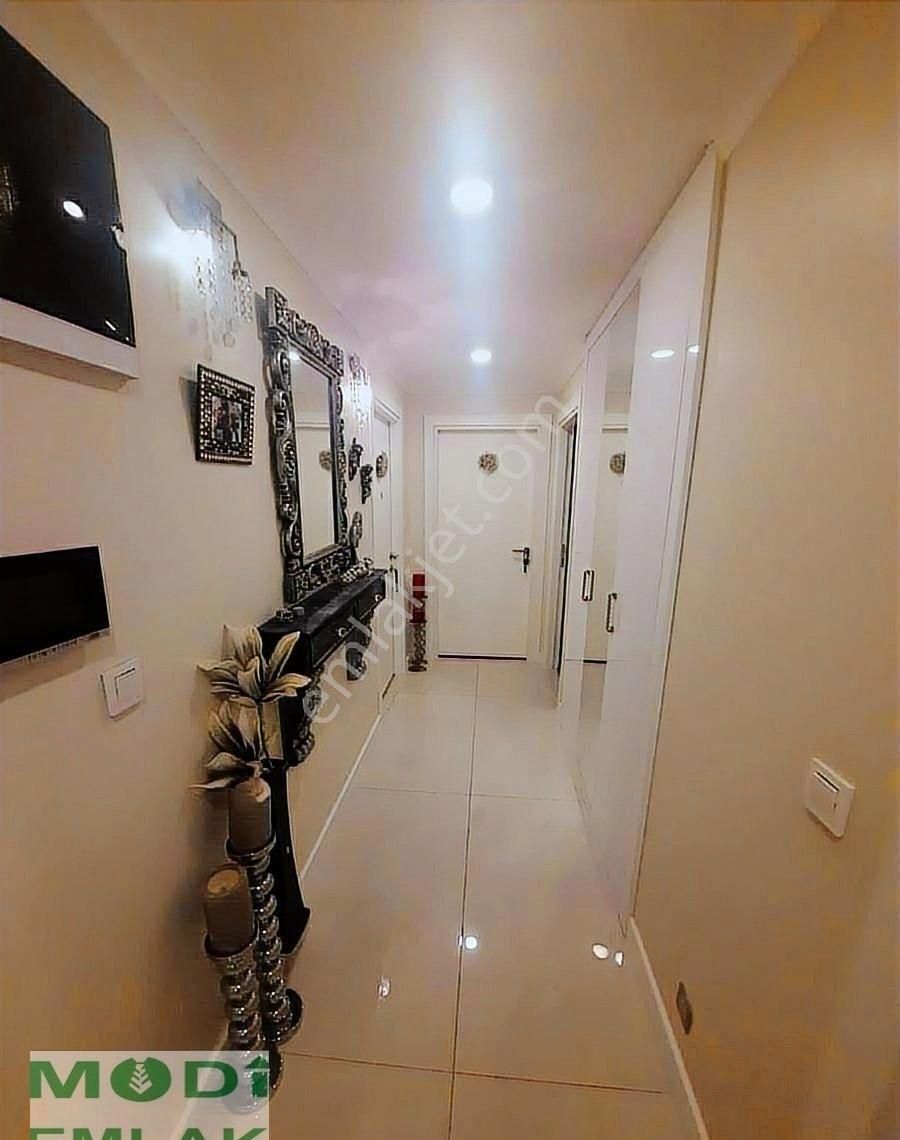 Salacak'ta Ferah 3+1, Yarı Zemin Daire, Merkezi Konumda - Görsel 4