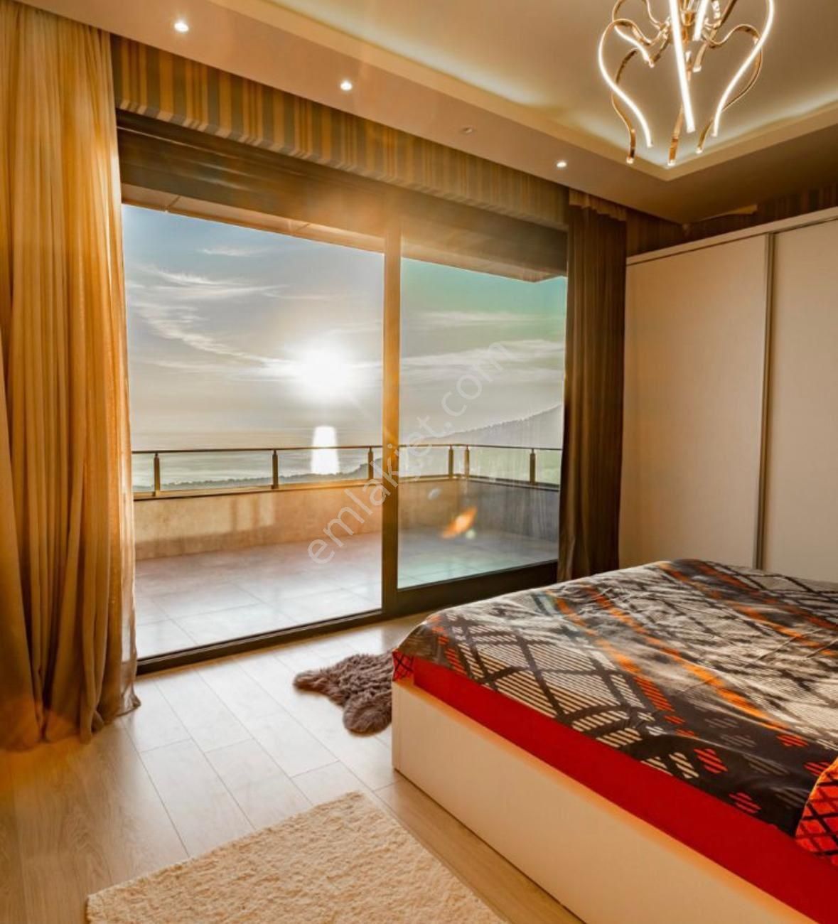 Alanya Büyükhasbahçe Özel Tasarım Ultra Lüks Triplex Villa - Görsel 15