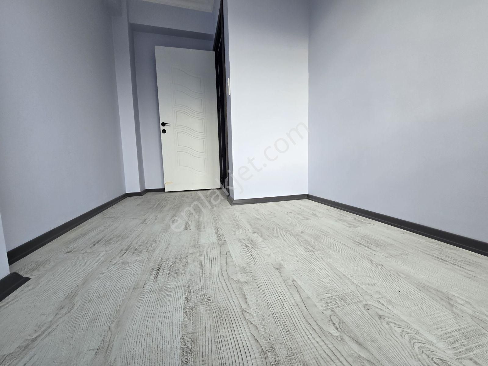 Meydanda Satılık Öncephe 2+1 Ara Kat Daire - Görsel 12