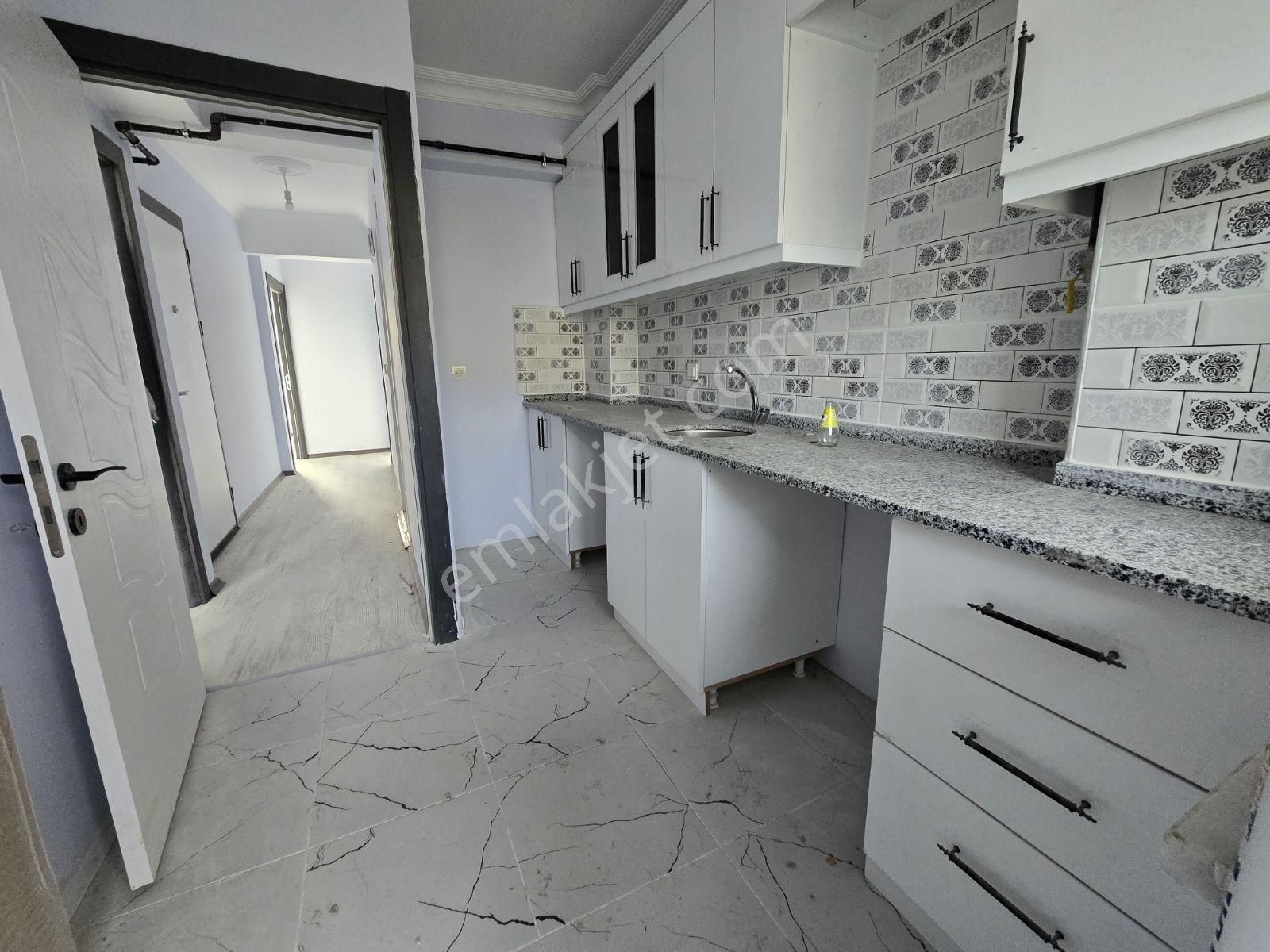 Meydanda Satılık Öncephe 2+1 Ara Kat Daire - Görsel 8