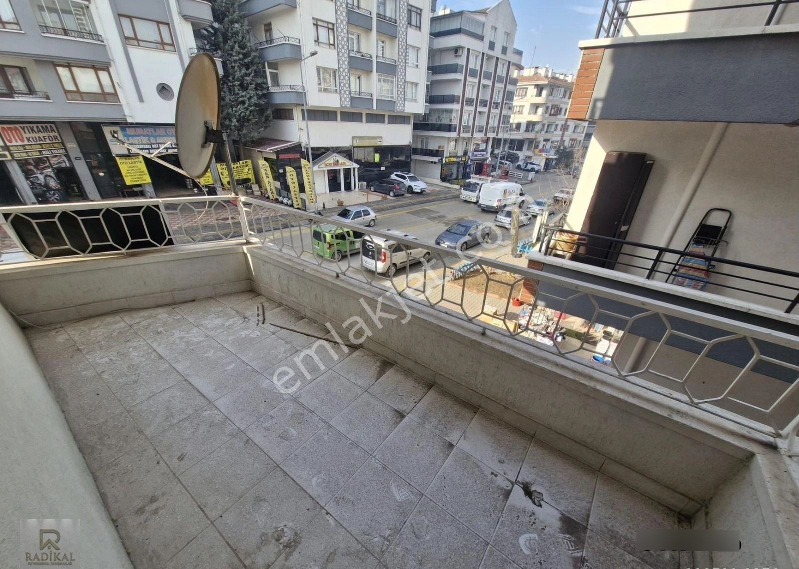 Aşıkpaşa Mahallesi Ziya Oralay Caddesi Üzeri Katta Kök Tapulu Satılık 3+1 Daire....... - Görsel 9