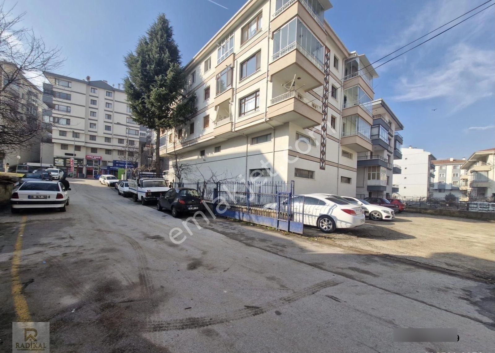 Aşıkpaşa Mahallesi Ziya Oralay Caddesi Üzeri Katta Kök Tapulu Satılık 3+1 Daire....... - Görsel 23