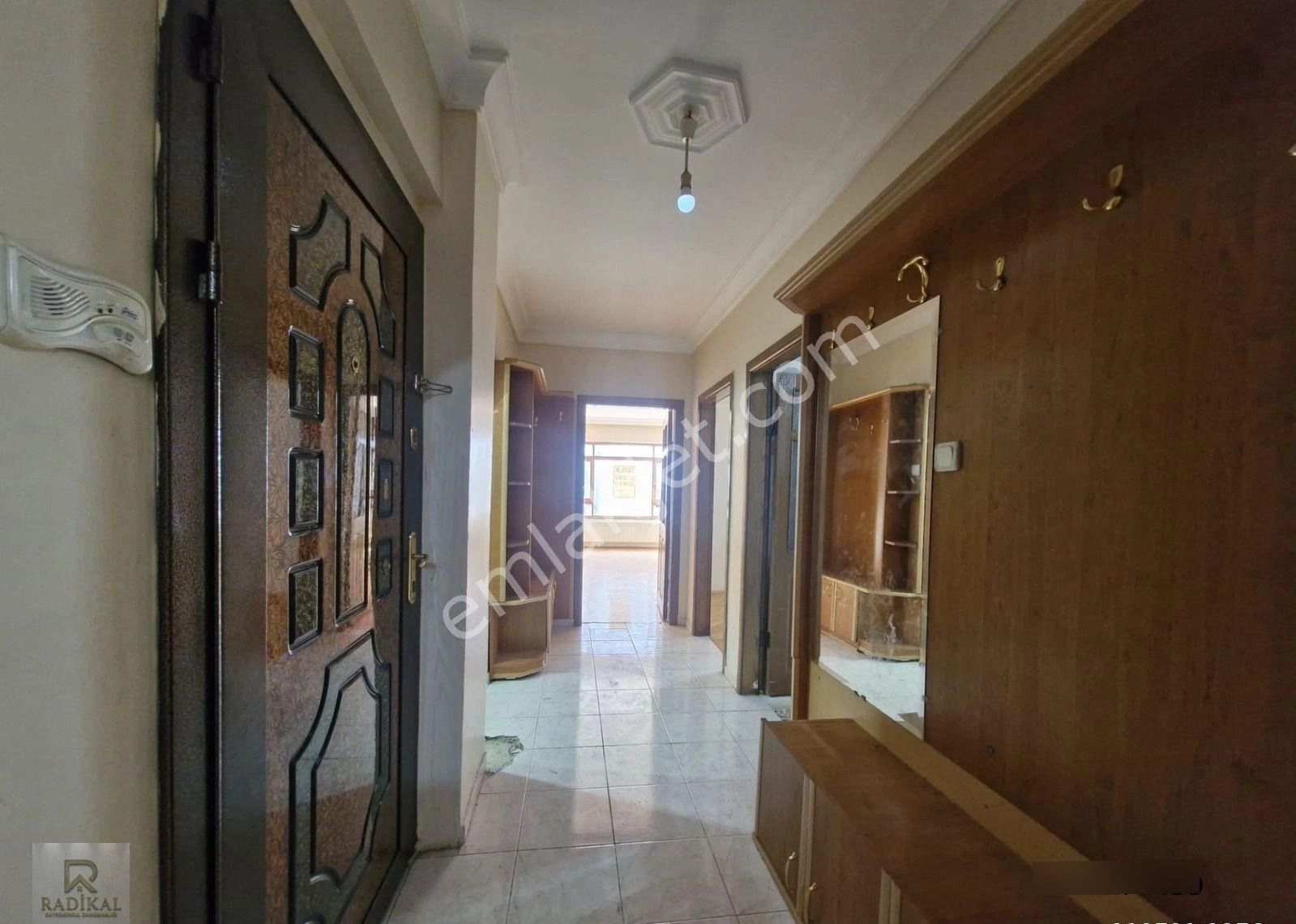 Aşıkpaşa Mahallesi Ziya Oralay Caddesi Üzeri Katta Kök Tapulu Satılık 3+1 Daire.......