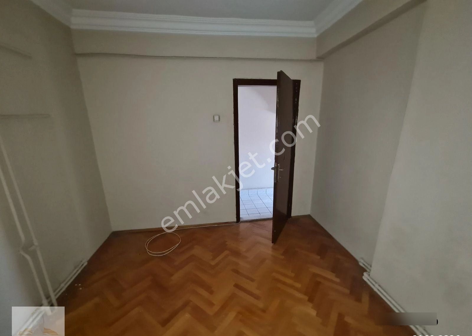 İhsaniye Alt Geçidi Opet Karşısında 3+1 Kiralık Daire - Görsel 3