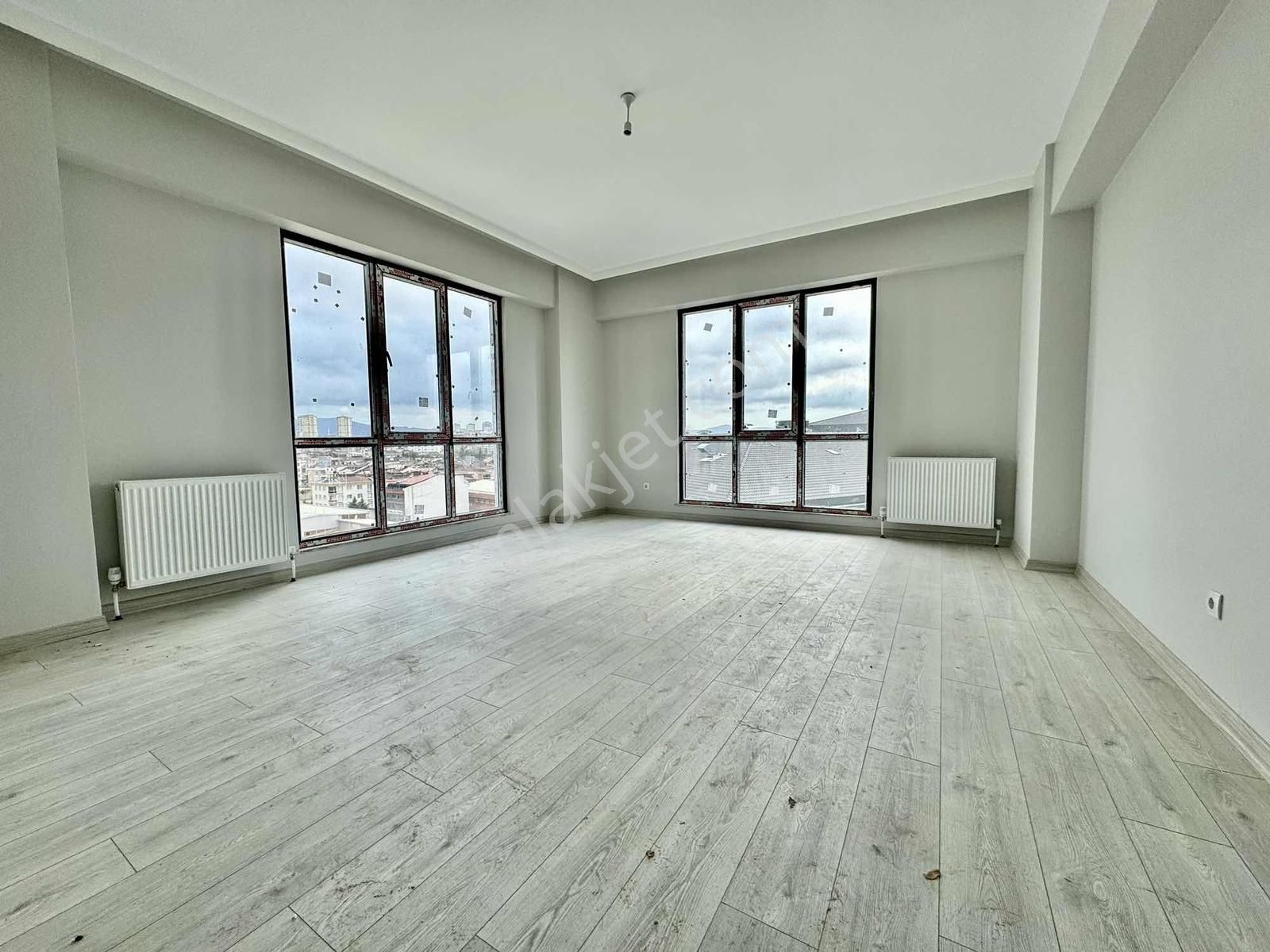 Sancaktepe Çekmeköy Sınırı Cadde Üzeri Satılık 90 M2 2+1 Daire - Görsel 8