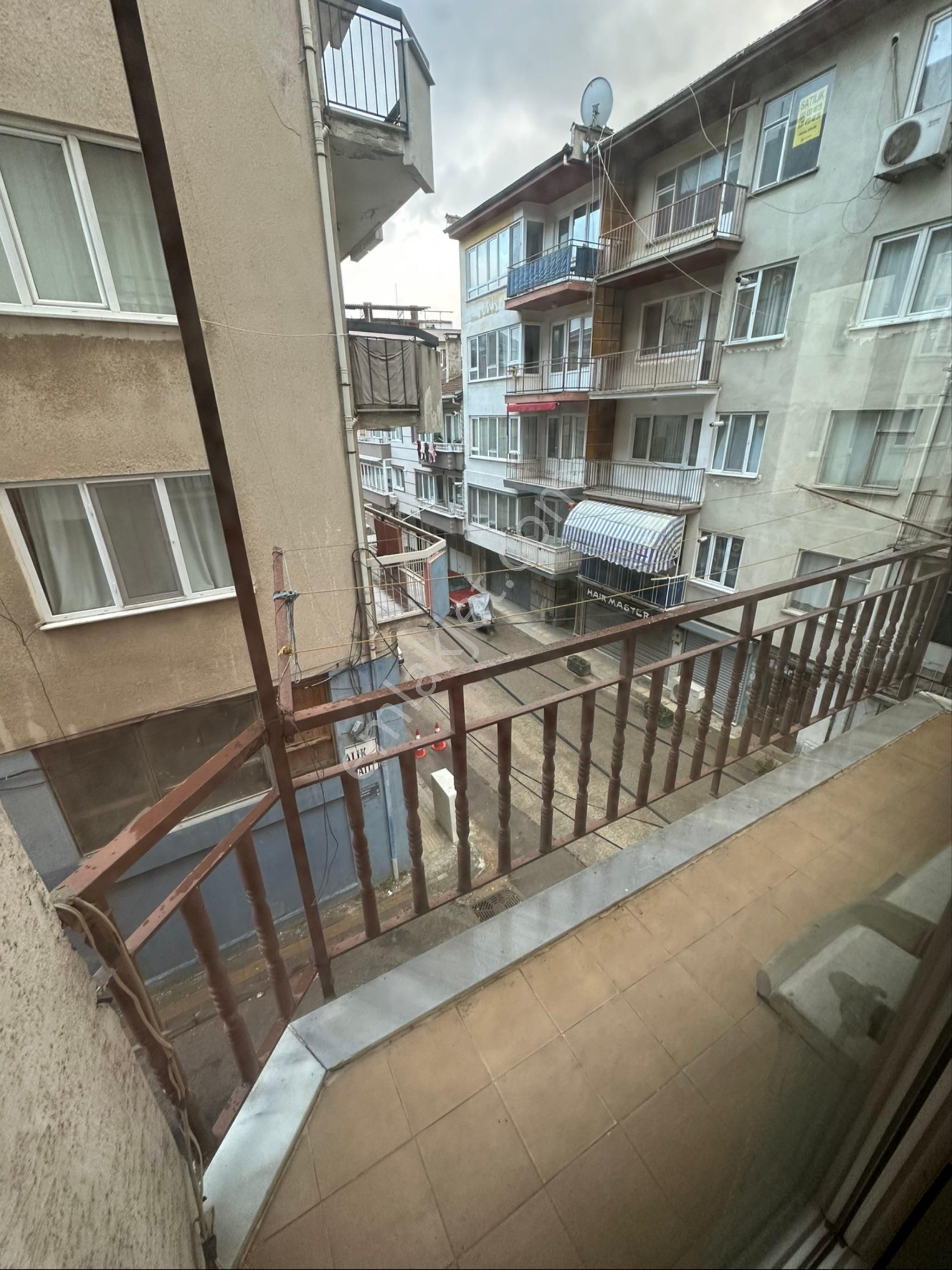 Küçük Emlaktan Gemlikte Satılık Asansorlü 3+1 Daire - Görsel 10