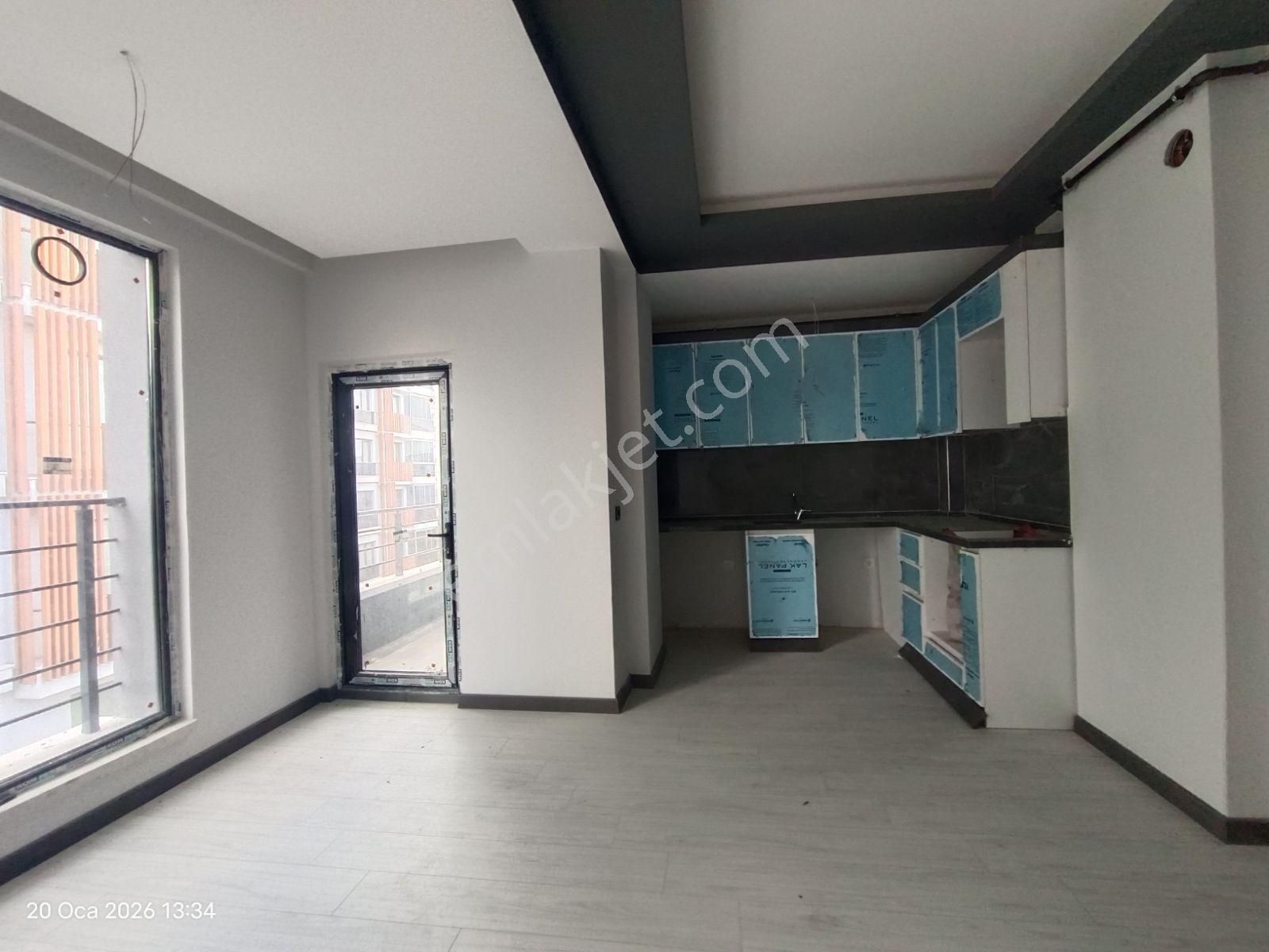 Truva/ahmet'ten Esenevler'de Tramvaya 250 Metrede Satılık 1+1