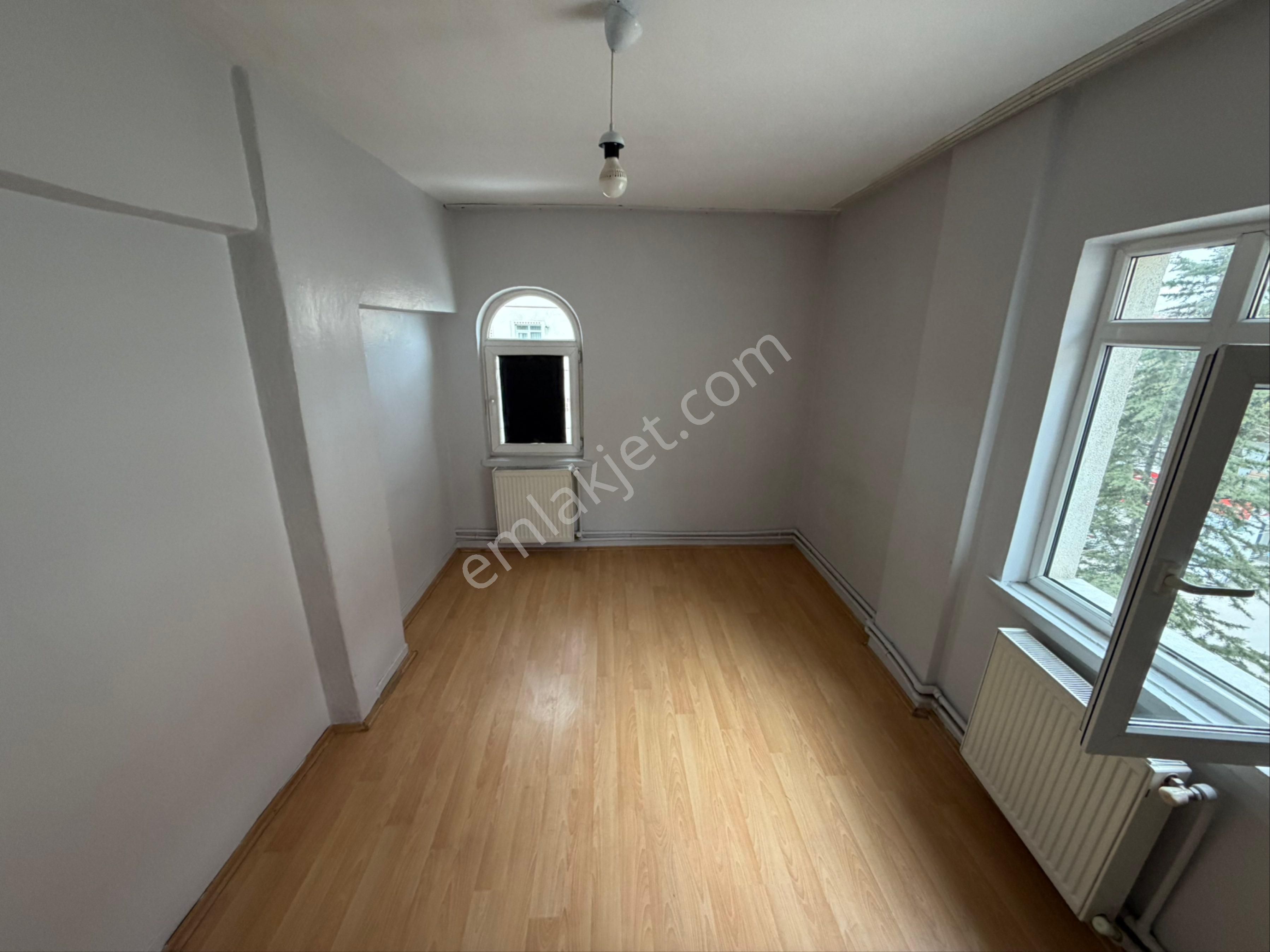 Akşemsettin Mah. 3+1 Ön Cadde Cepheli Ara Kat Krediye Uygun Daire! - Görsel 16