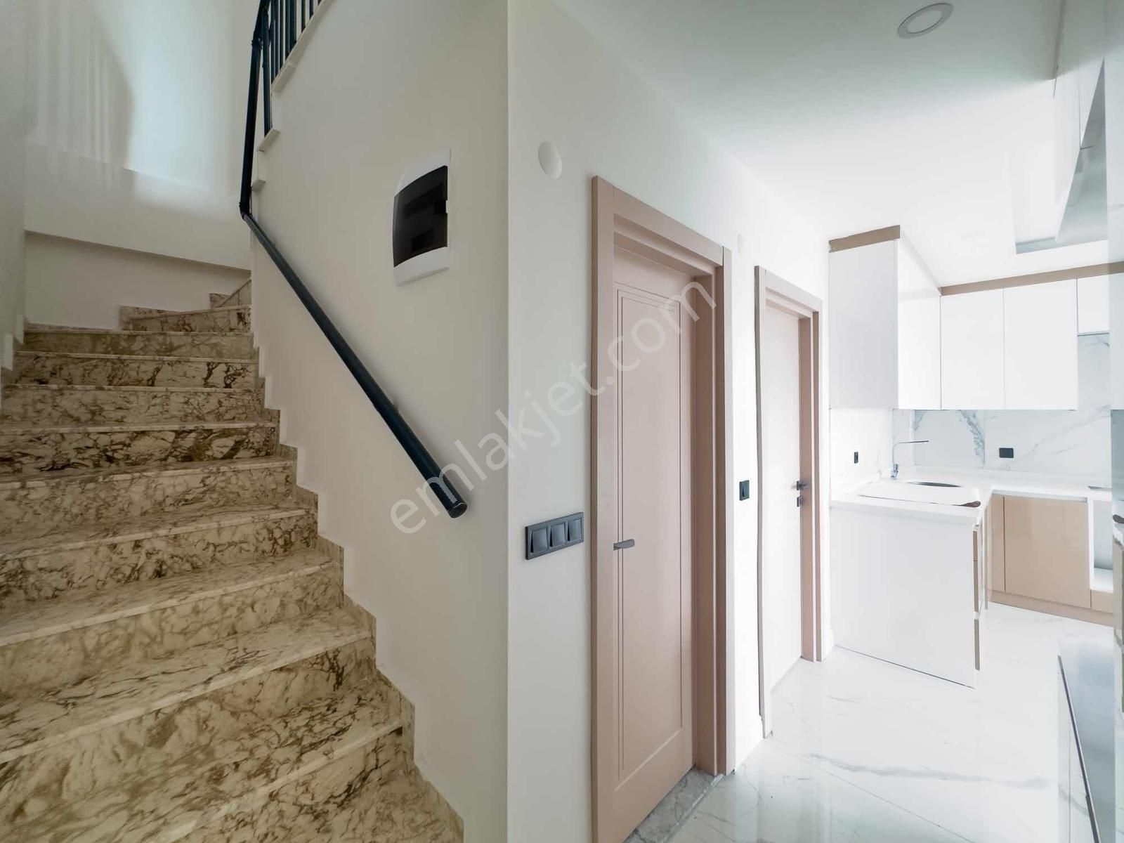 Ilıcada 3+1 Havuzlu Manzaralı Havadar Satılık Sıfır Dublex Daire - Görsel 3