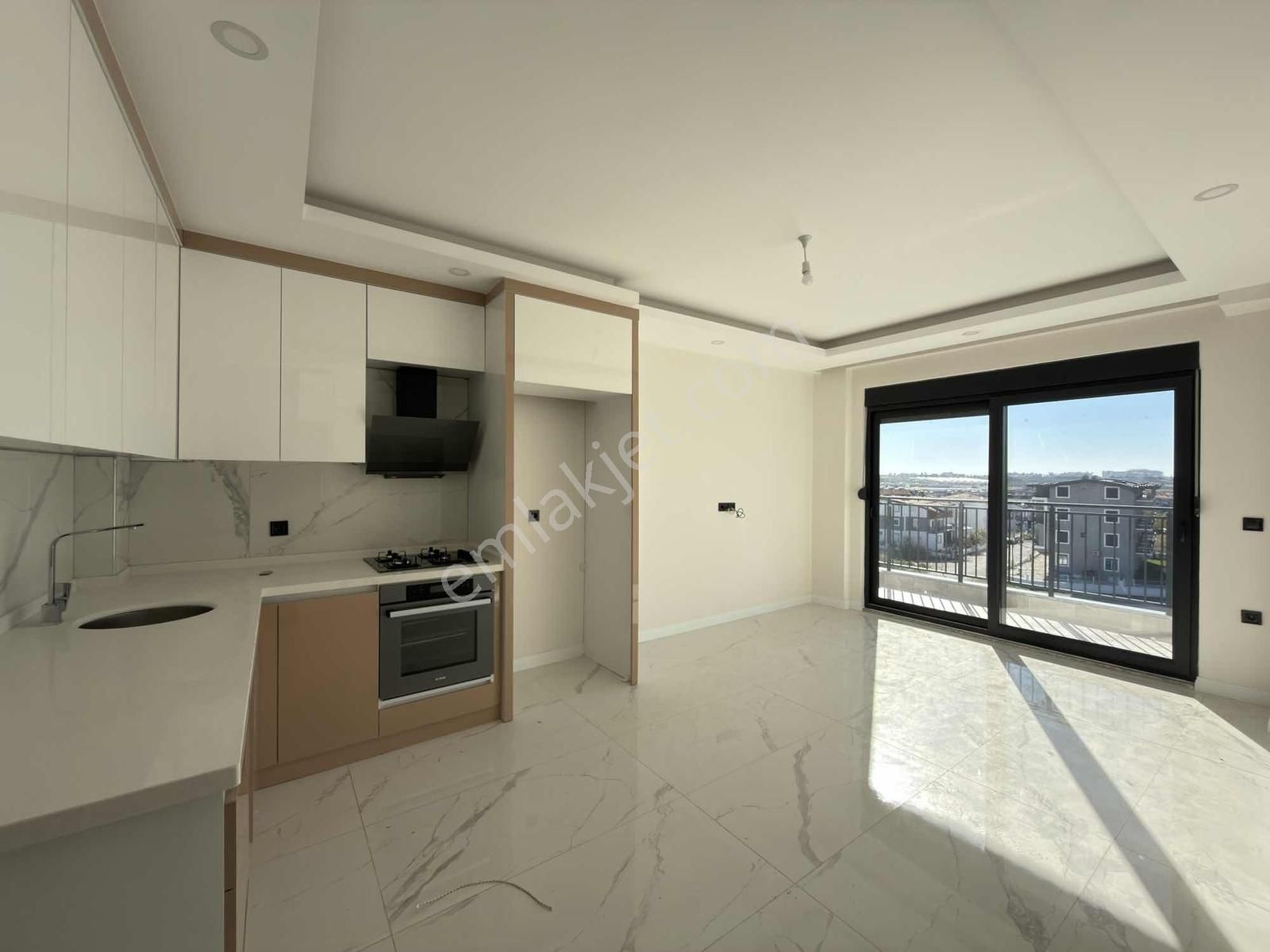 Ilıcada 3+1 Havuzlu Manzaralı Havadar Satılık Sıfır Dublex Daire