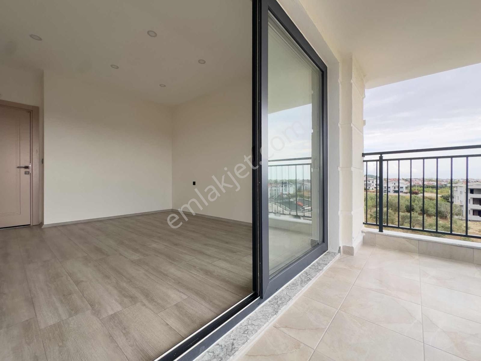 Ilıcada 3+1 Havuzlu Manzaralı Havadar Satılık Sıfır Dublex Daire - Görsel 4