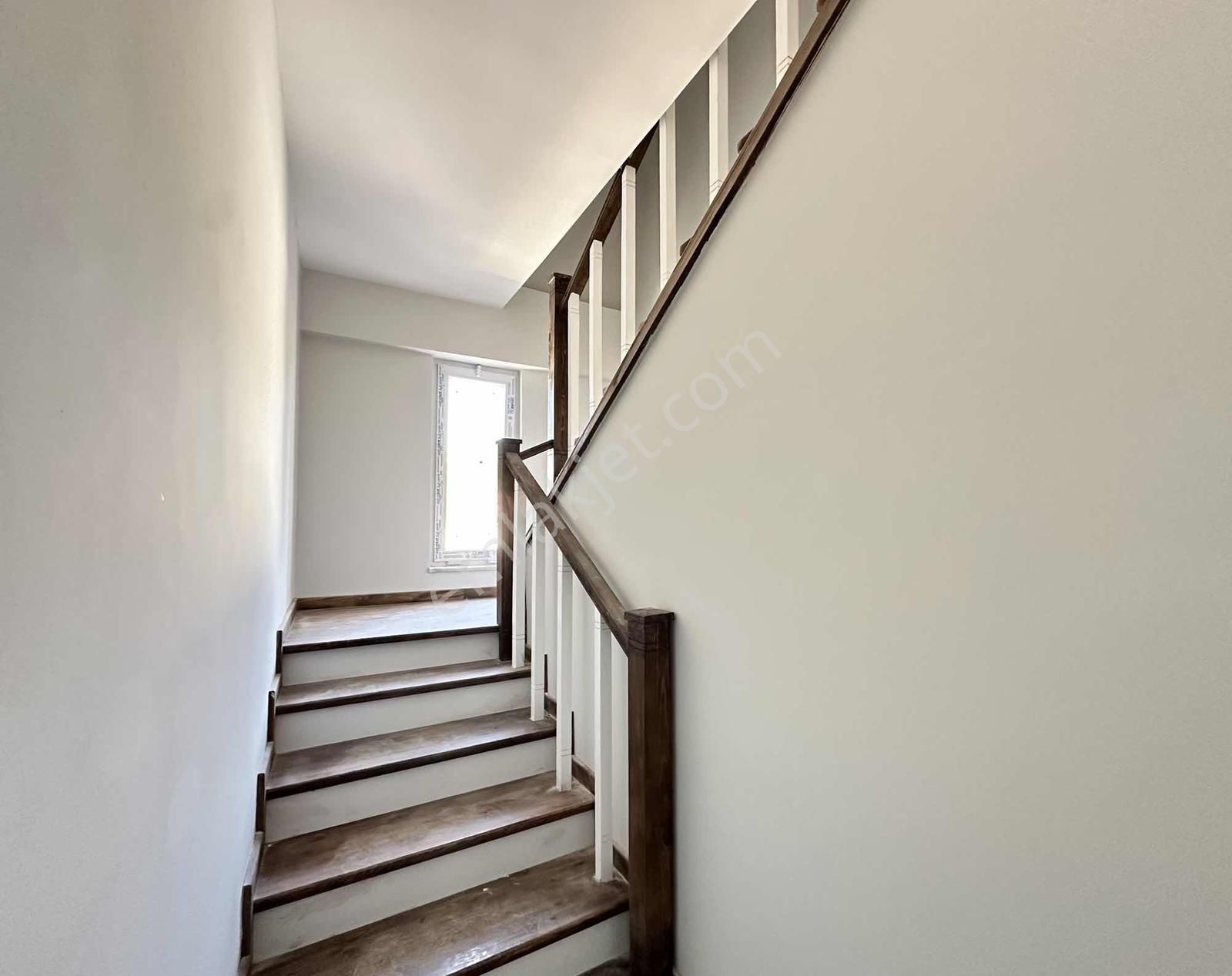 Sarılarda 4+1 Sıfır Dubleks Daire Geniş Teraslı Manzaralı - Görsel 13