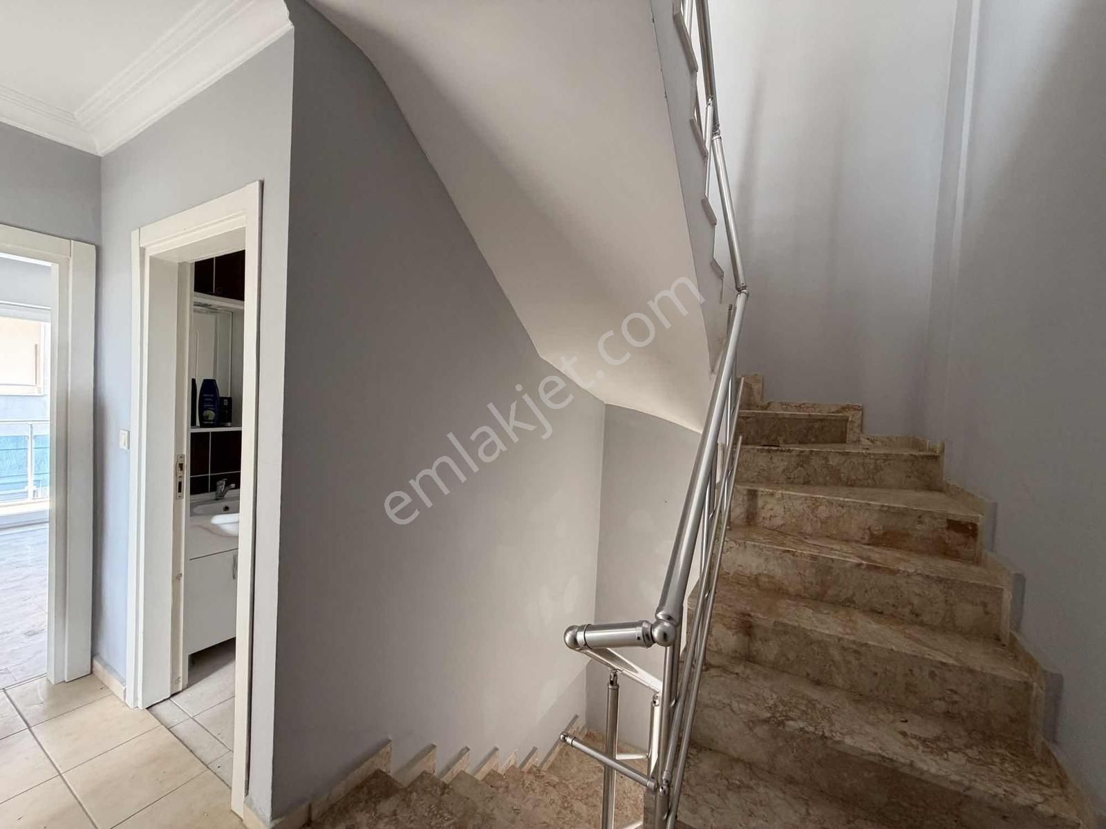 Manavgat Ilıcada Satılık 4+1 Tripleks Villa - Görsel 17