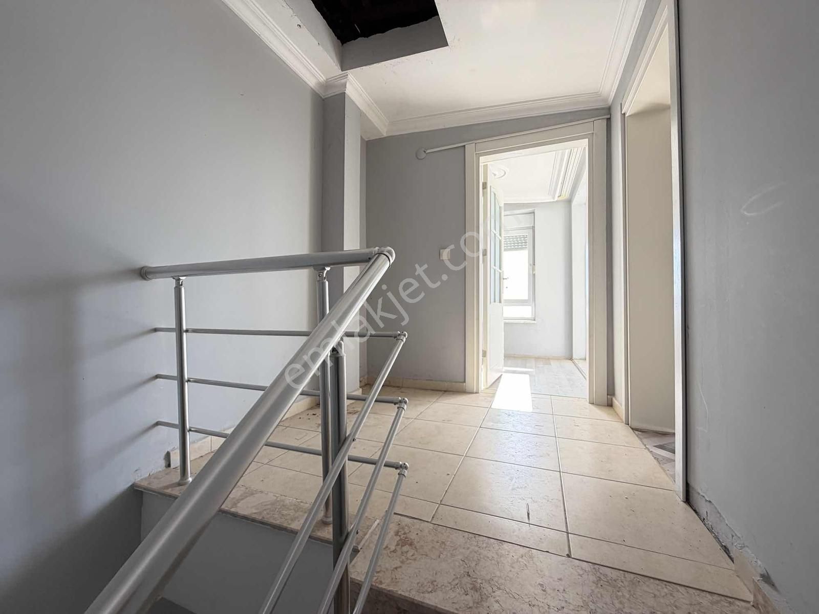 Manavgat Ilıcada Satılık 4+1 Tripleks Villa - Görsel 2