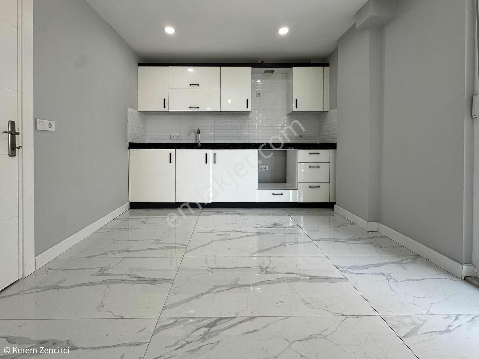 Ilıcada Satılık Geniş 3+1 Dubleks Daire Teraslı Kapalı Mutfaklı - Görsel 6