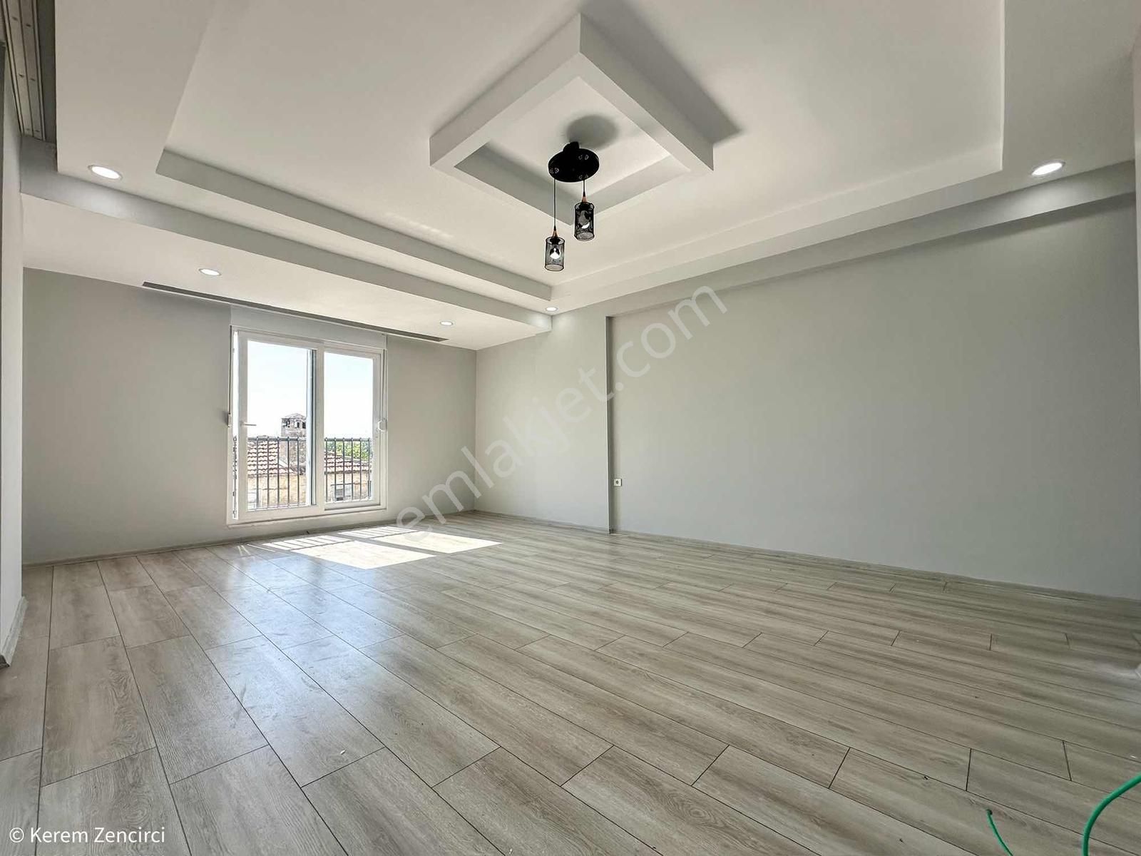 Ilıcada Satılık Geniş 3+1 Dubleks Daire Teraslı Kapalı Mutfaklı