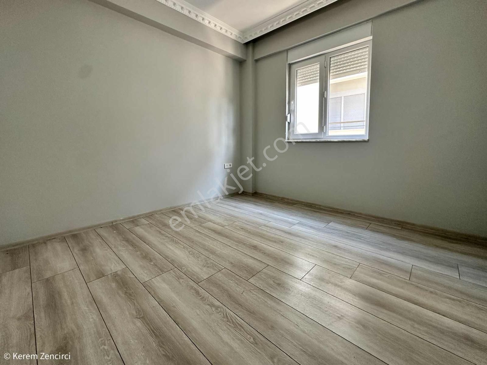 Ilıcada Satılık Geniş 3+1 Dubleks Daire Teraslı Kapalı Mutfaklı - Görsel 8