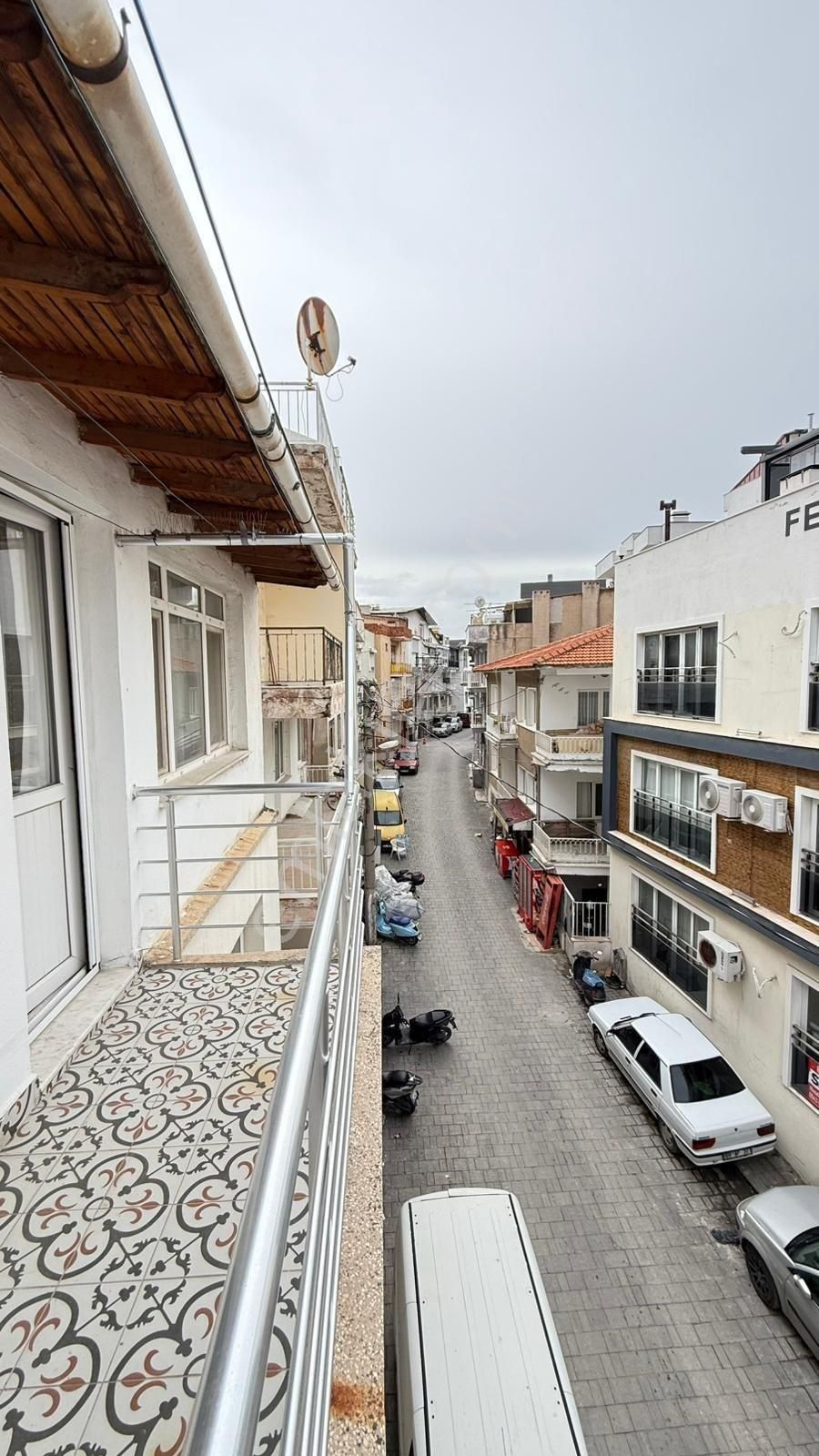 Kuşadası Merkez Hacıfeyzullah Mahallesinde 3+1 Ful Deniz Manzaralı Arakat Daire - Görsel 7